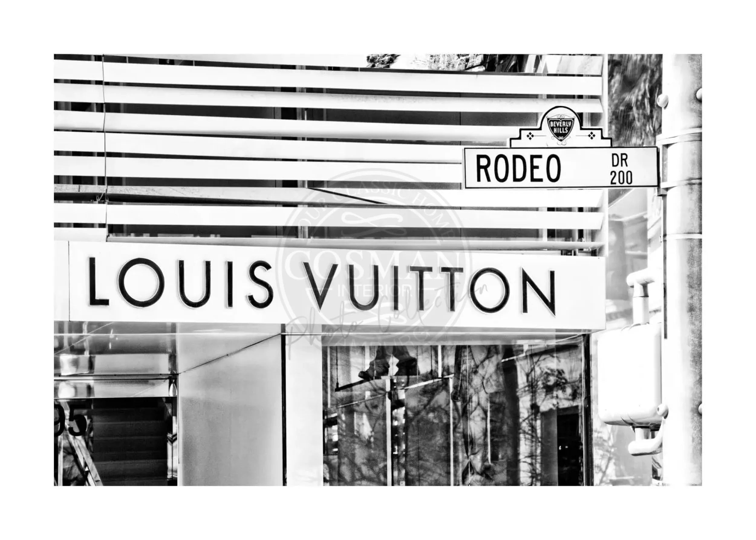 Schwarz-weiß Poster von Beverly Hills Kalifornien mit Louis Vuitton Logo, von Cosman-Photocollection, A4-Größe, mit weißem Rand