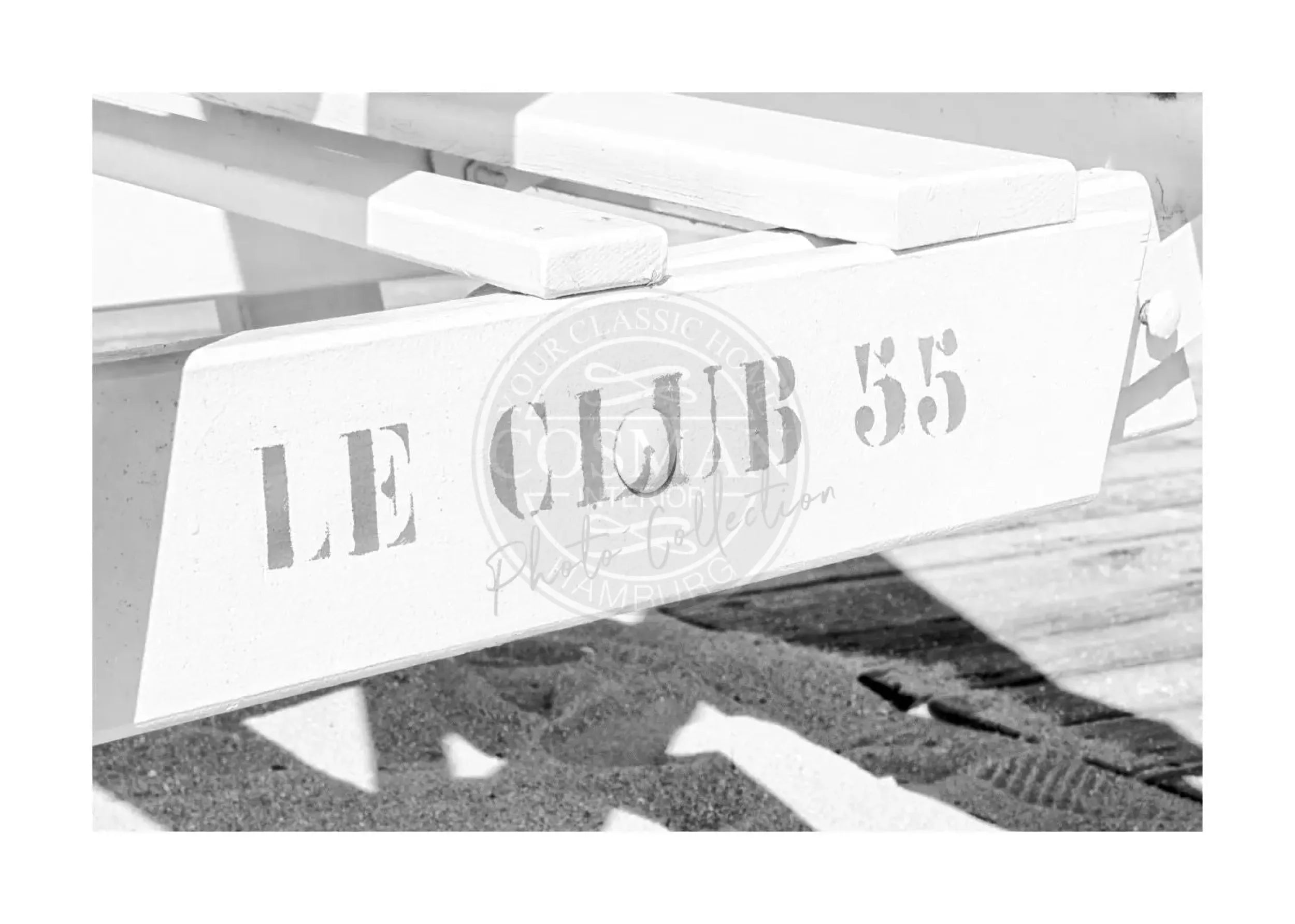 Schwarz-weißer Poster-Druck „Le Club 55“ Saint Tropez von Cosman-Photocollection, A4-Größe, mit weißem Rand.