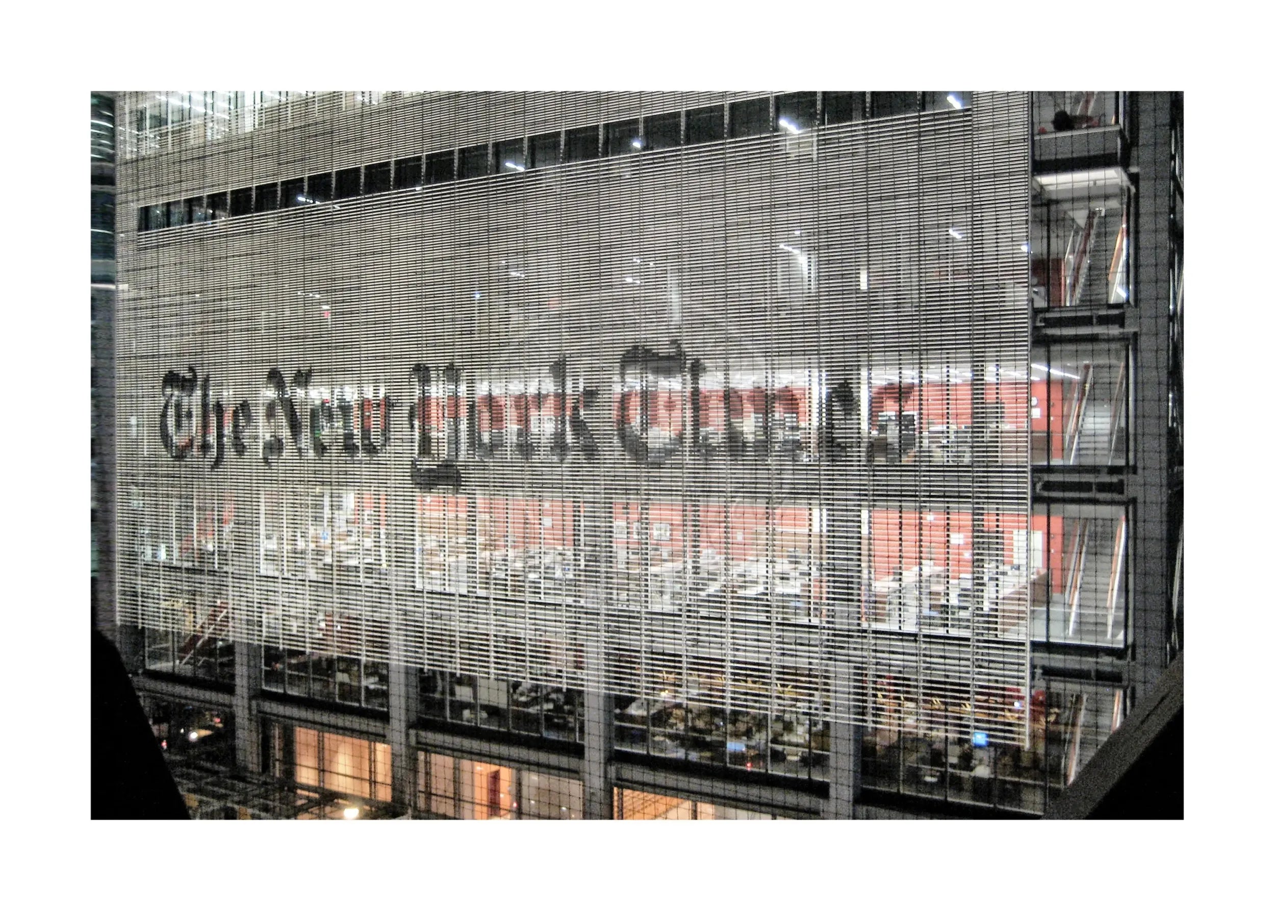 Schwarz-weiß Poster von New York "Times" im A4-Format, von Cosman-Photocollection mit weißem Rand, urbanes Stadtbild