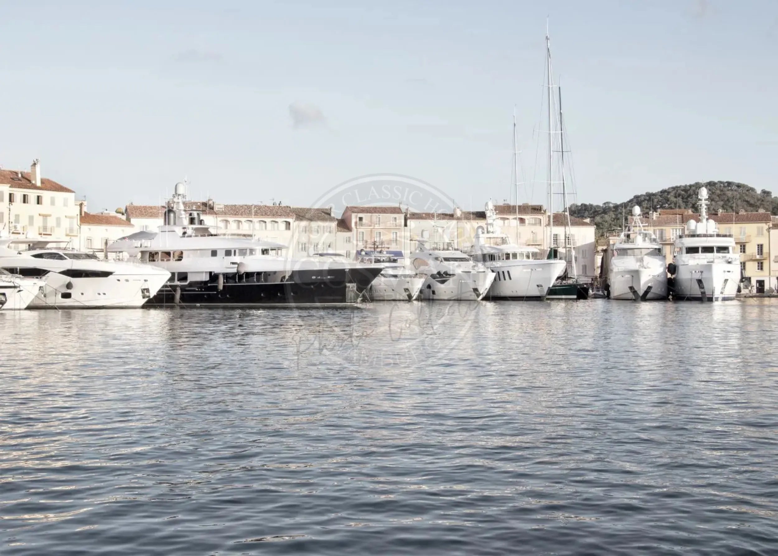 Schwarz-weiß Poster Saint Tropez Hafen von Cosman-Photocollection, A4-Größe, mit weißem Rand, Kunstdruck für Wanddekoration