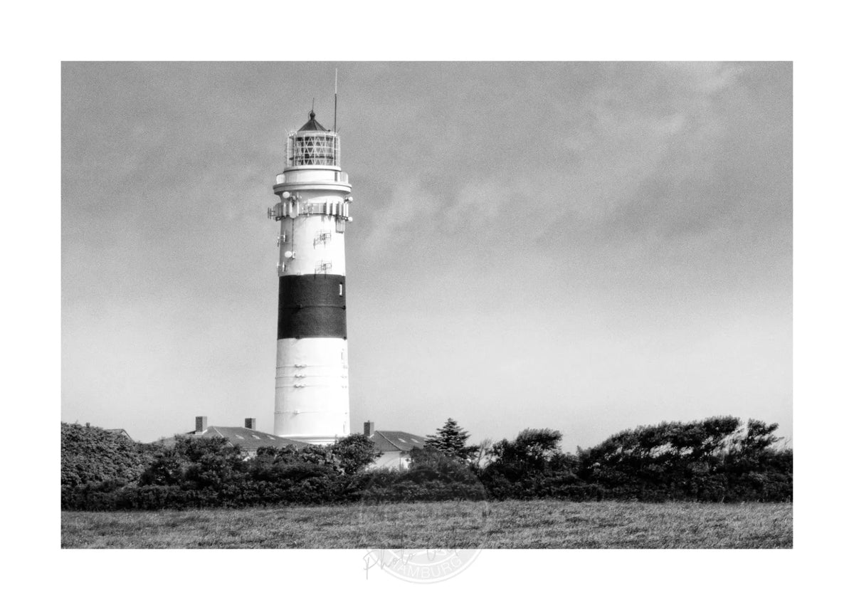 Schwarz-weiß Poster des Leuchtturms Kampen auf Sylt von Cosman-Photocollection, A4-Größe mit weißem Rand, Wanddekoration