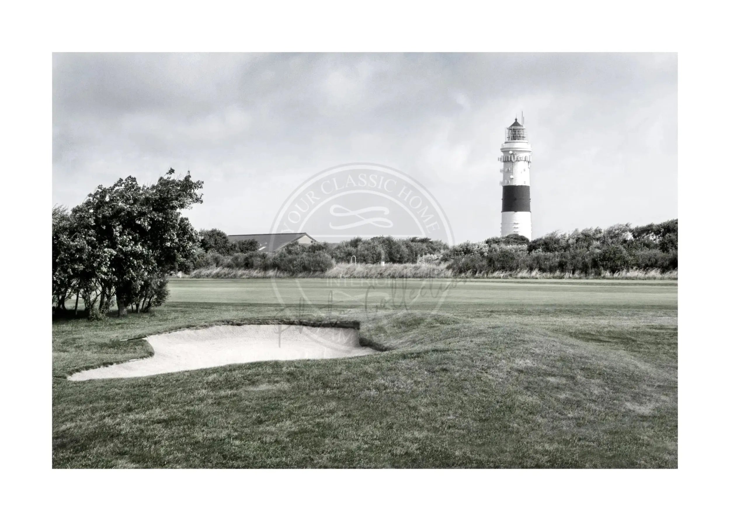 Schwarzweiß-Poster des Leuchtturms Kampen auf Sylt von Cosman-Photocollection, A4-Format, mit weißem Rand.