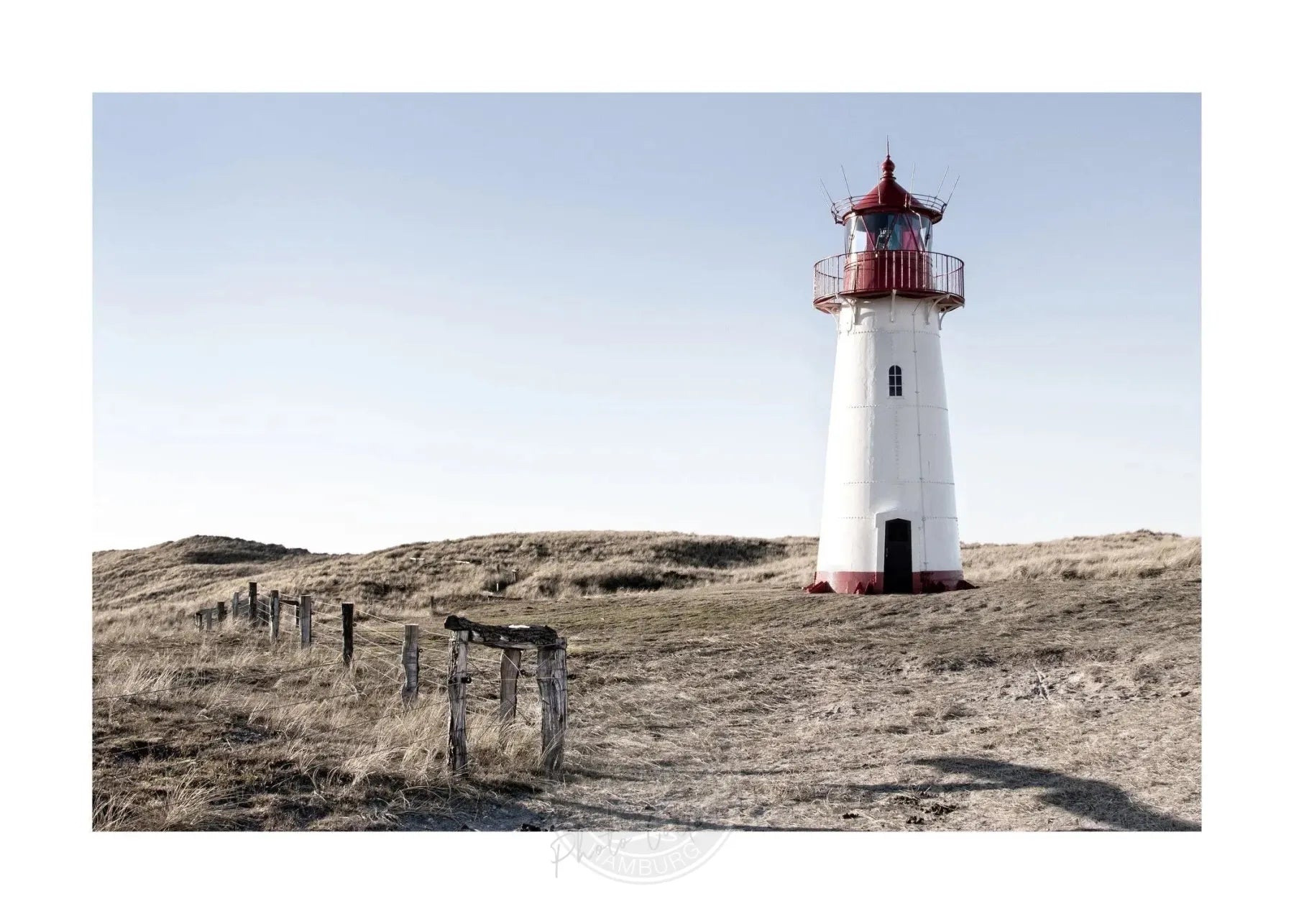 Schwarz-weiß Poster von Sylt mit Leuchtturm List, vom Cosman-Photocollection, A4-Größe, mit weißem Rand.