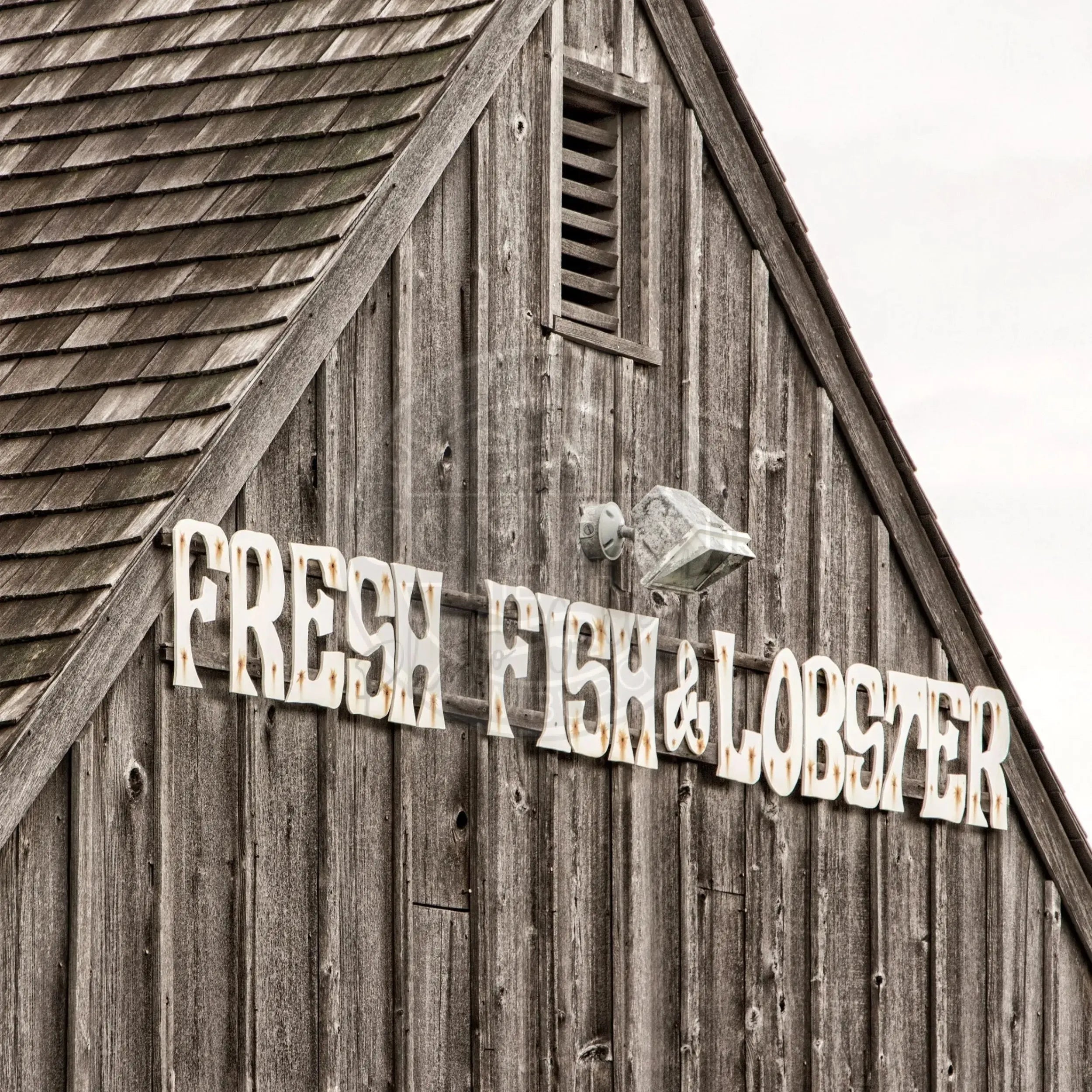 Schwarz-weiß Poster Hamptons Long Island ’Fresh Fish’ von Cosman-Photocollection, 40x40 cm, mit weißem Rand