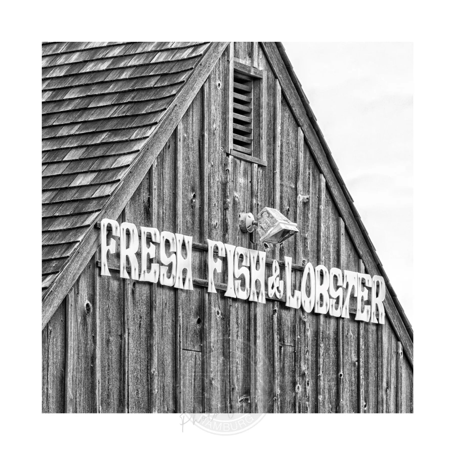 Schwarz-weiß Poster Hamptons Long Island ’Fresh Fish’ von Cosman-Photocollection, 40x40 cm, mit weißem Rand