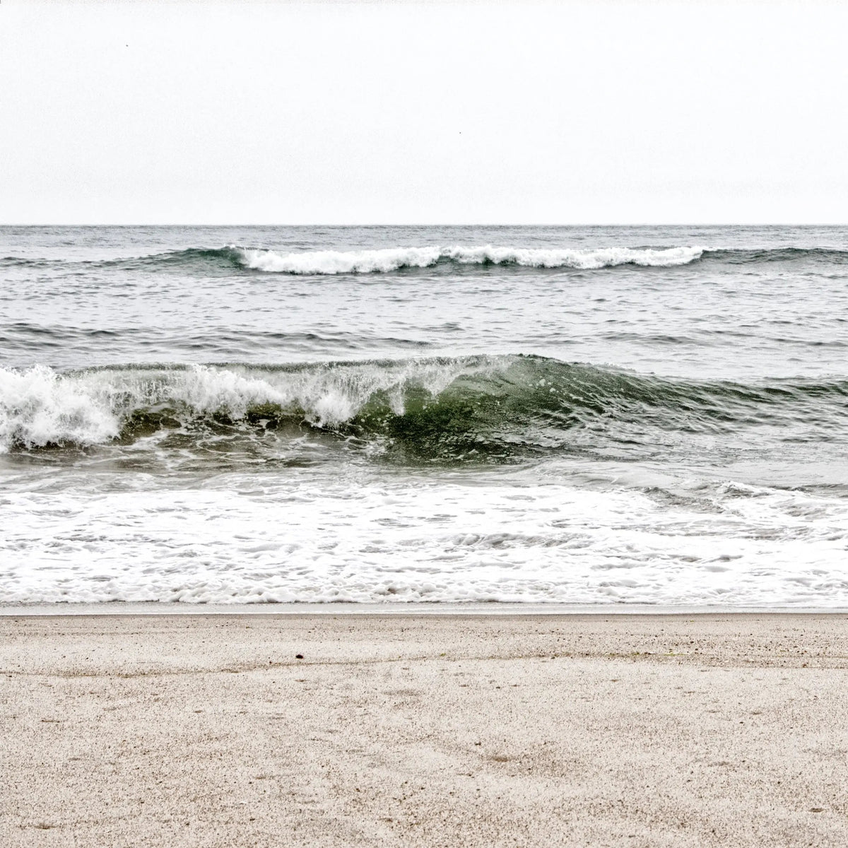 Schwarz-Weiß-Poster Hamptons Long Island Ocean von Cosman-Photocollection, 40x40 cm, mit weißem Rand, Wanddekoration