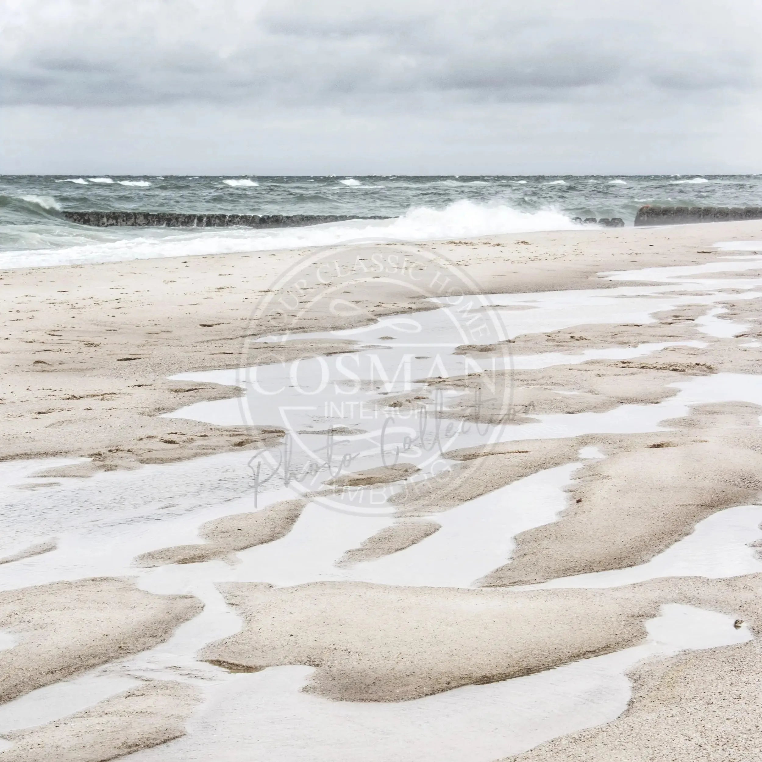 Schwarzweiß-Poster "Strand" von Cosman-Photocollection, 40x40cm, mit weißem Rand, zeigt eine Strandaufnahme von Sylt.