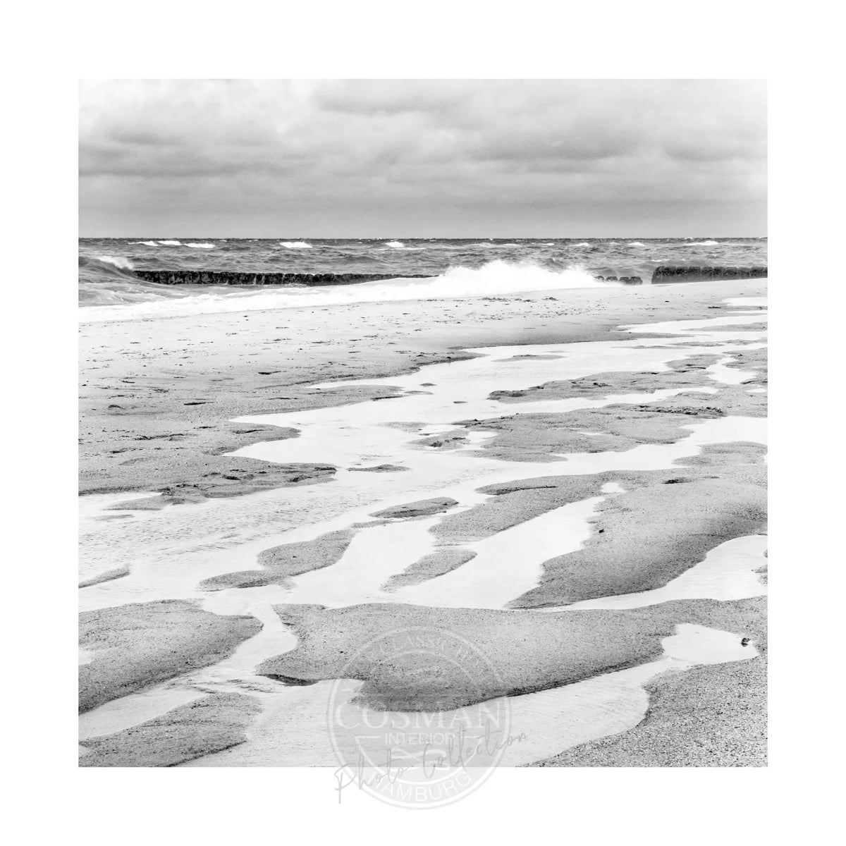 Schwarz-weiß Poster "Strand" von Cosman-Photocollection, 40x40cm, mit weißem Rand, zeigt eine Strandaufnahme von Sylt.