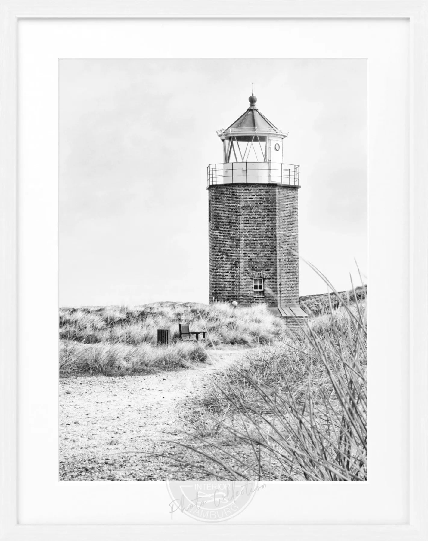 Schwarz-weiß Poster mit Rahmen, Sylt Leuchtturm am roten Kliff, von Cosman-Photocollection, 25x31 cm, dekoratives Wandbild