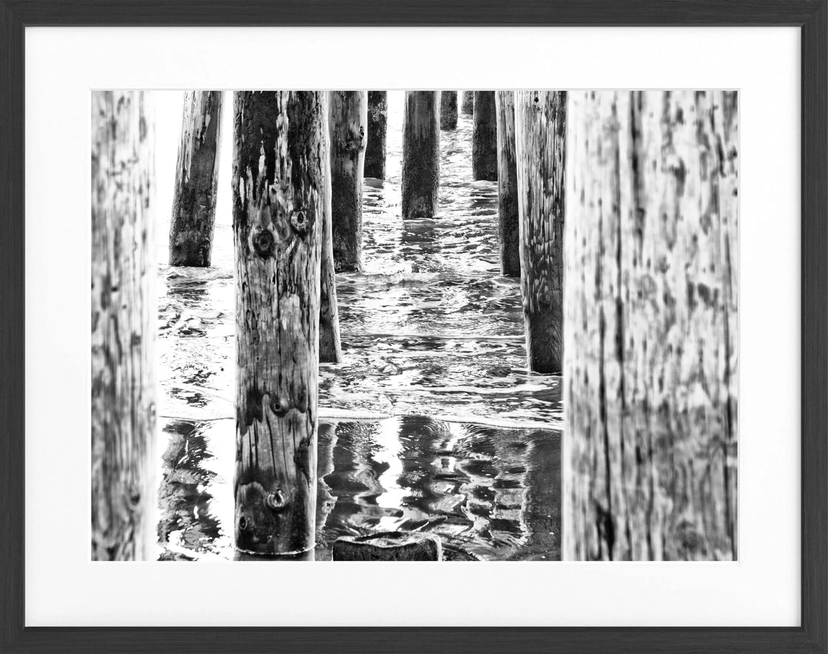 Schwarz-weiß Poster mit Rahmen, Kalifornien ’Pier’ Motiv, von Cosman-Photocollection, 31x25 cm, dekoratives Wandbild
