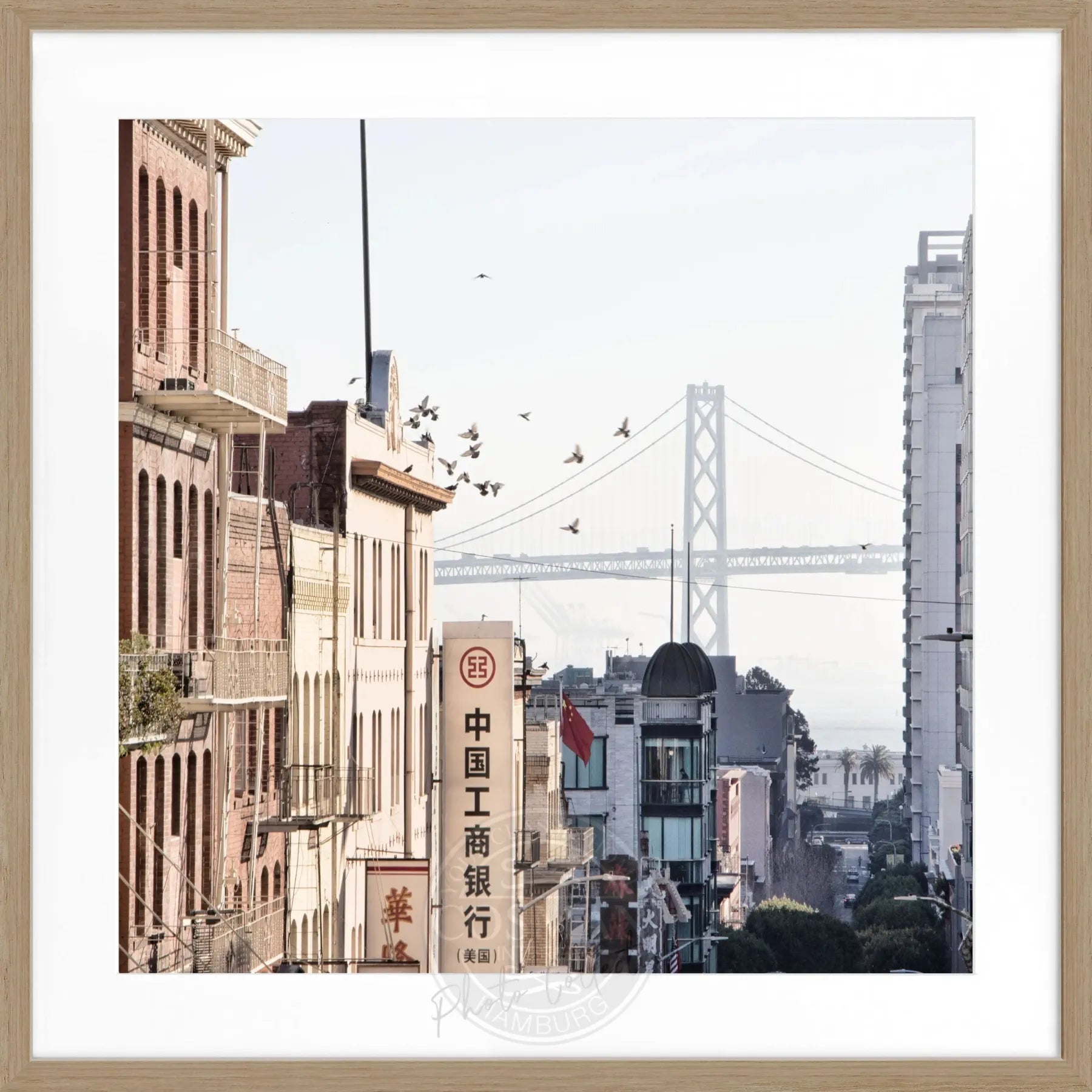 Schwarz-weiß Poster mit Rahmen von Cosman-Photocollection, Bay Bridge San Francisco, quadratisch 55x55cm, beeindruckende Stadtansicht