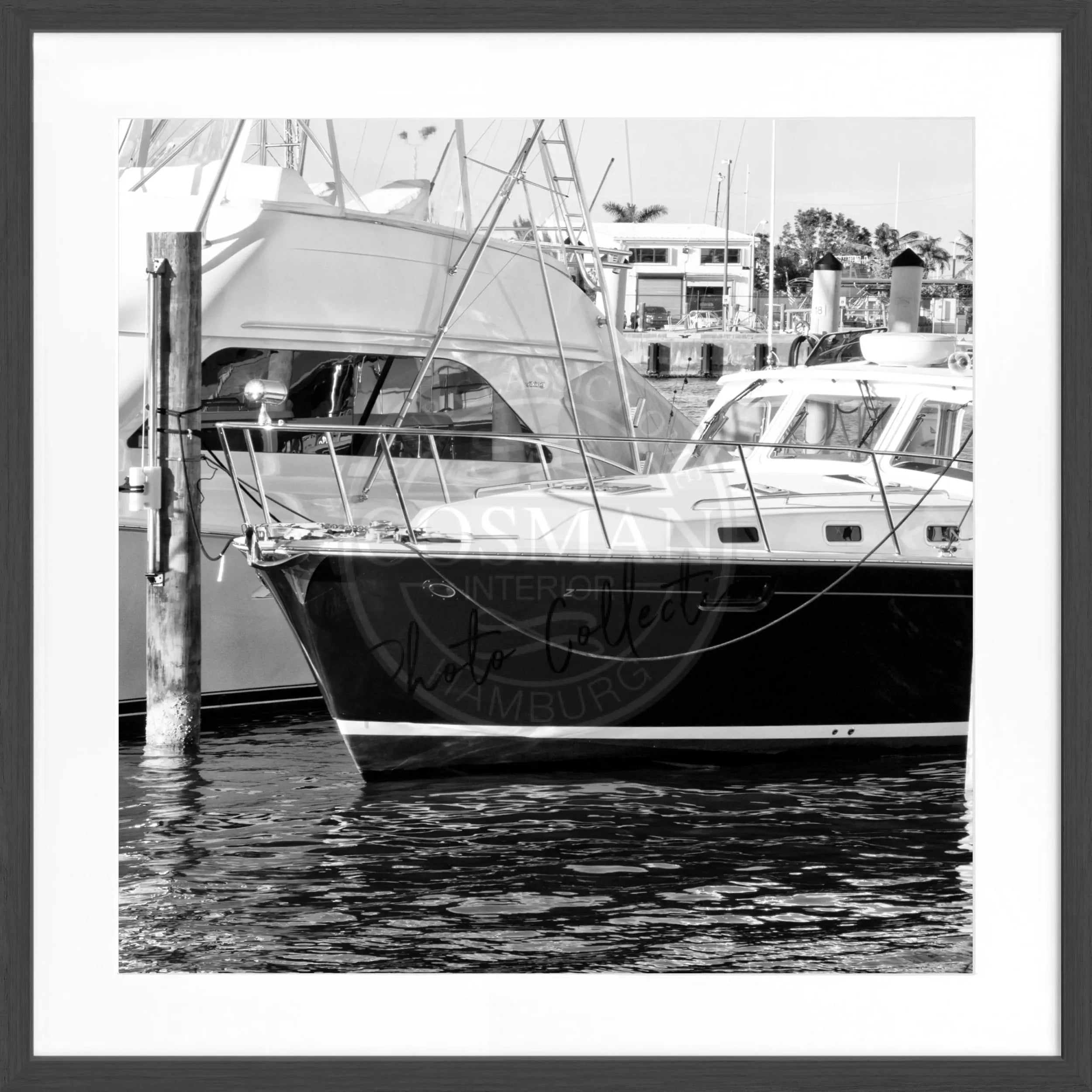 Schwarz-weiß-Poster mit Rahmen „Boat“ von Cosman-Photocollection, Florida Key West, quadratisch, 55x55cm, maritimes Motiv