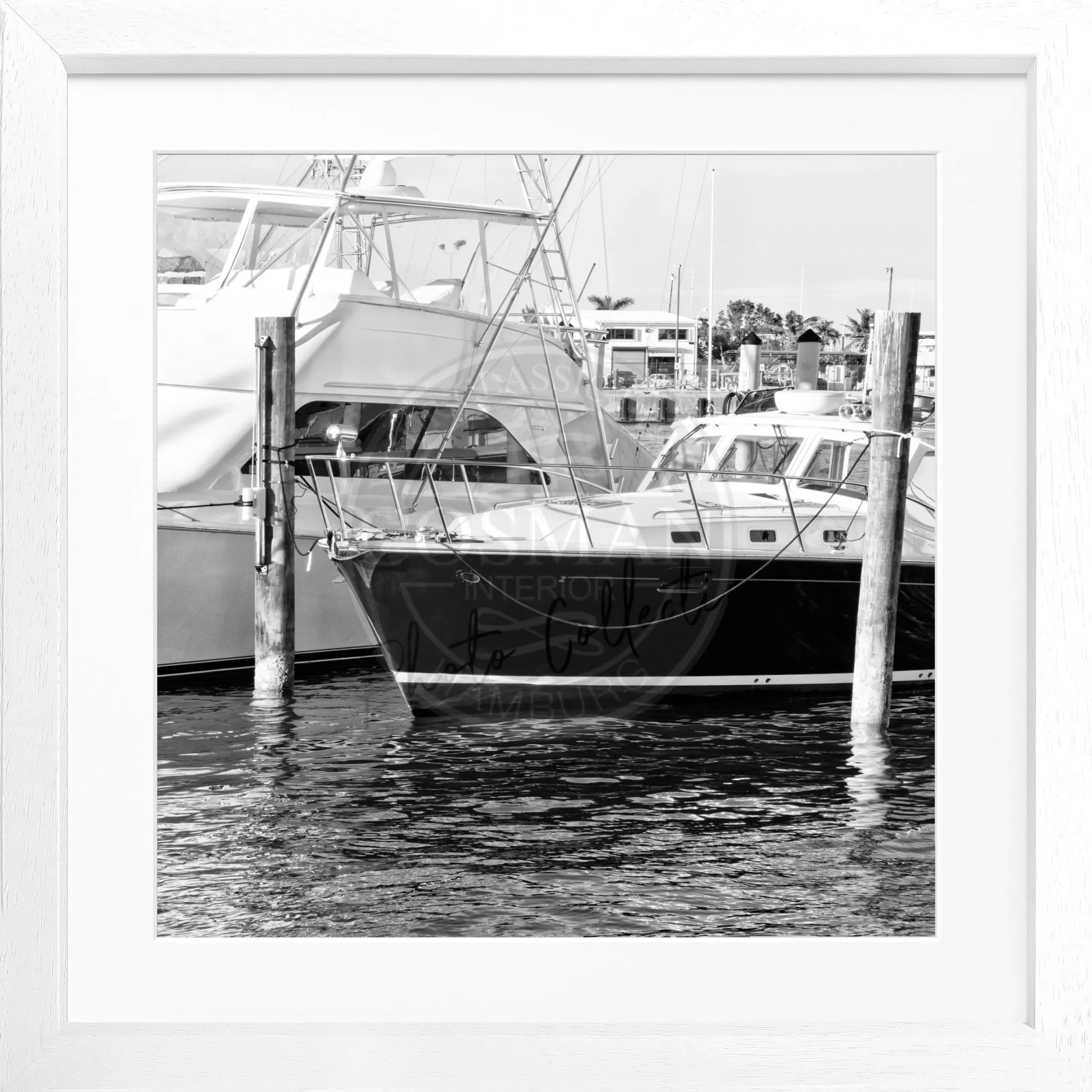 Schwarz-weiß Poster mit Rahmen 'Boat' von Cosman-Photocollection, Florida Key West, quadratisches 55x55cm Wandbild