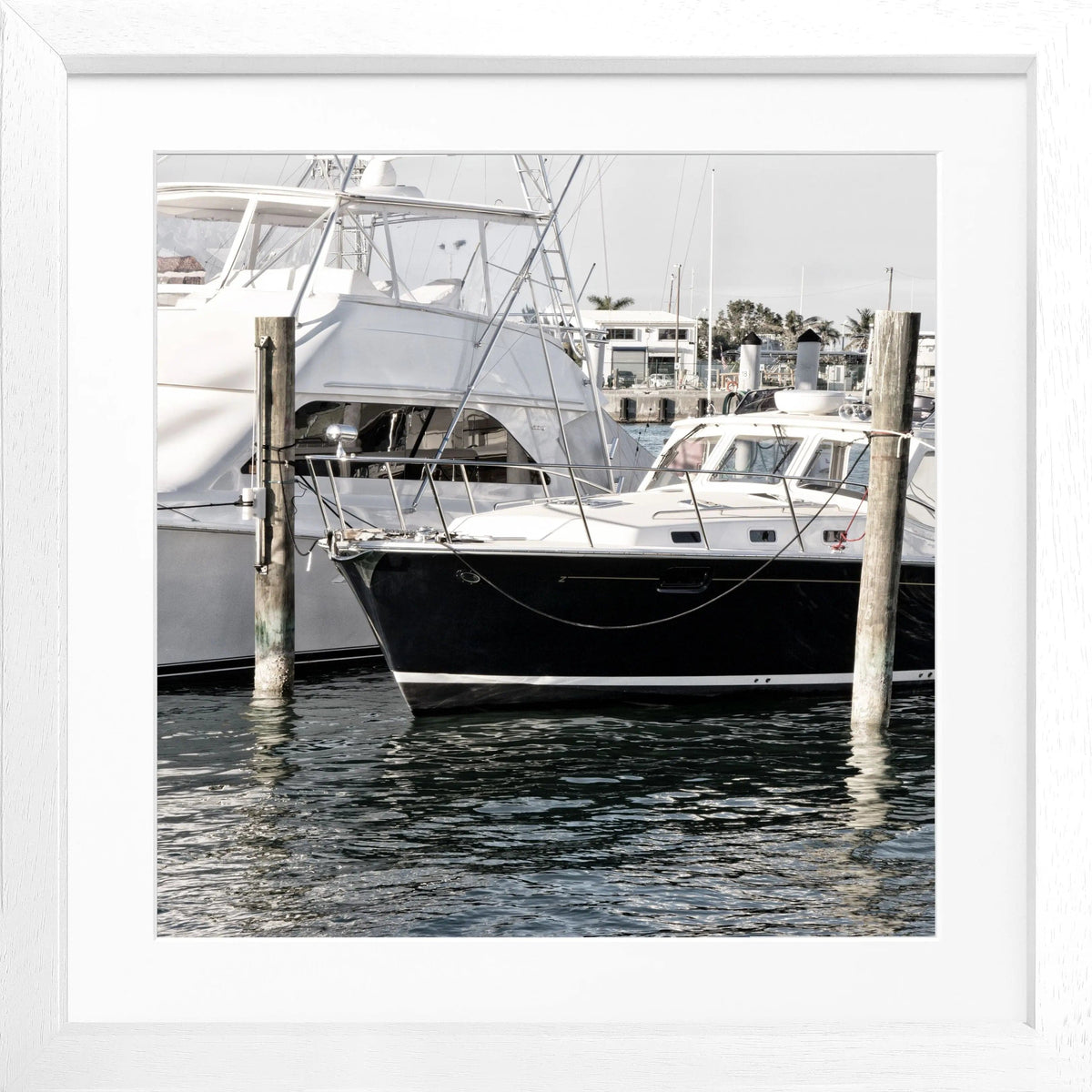 Schwarz-weiß Poster mit Rahmen ’Boat’ von Cosman-Photocollection, Florida Key West Motiv, quadratisch, 55x55cm