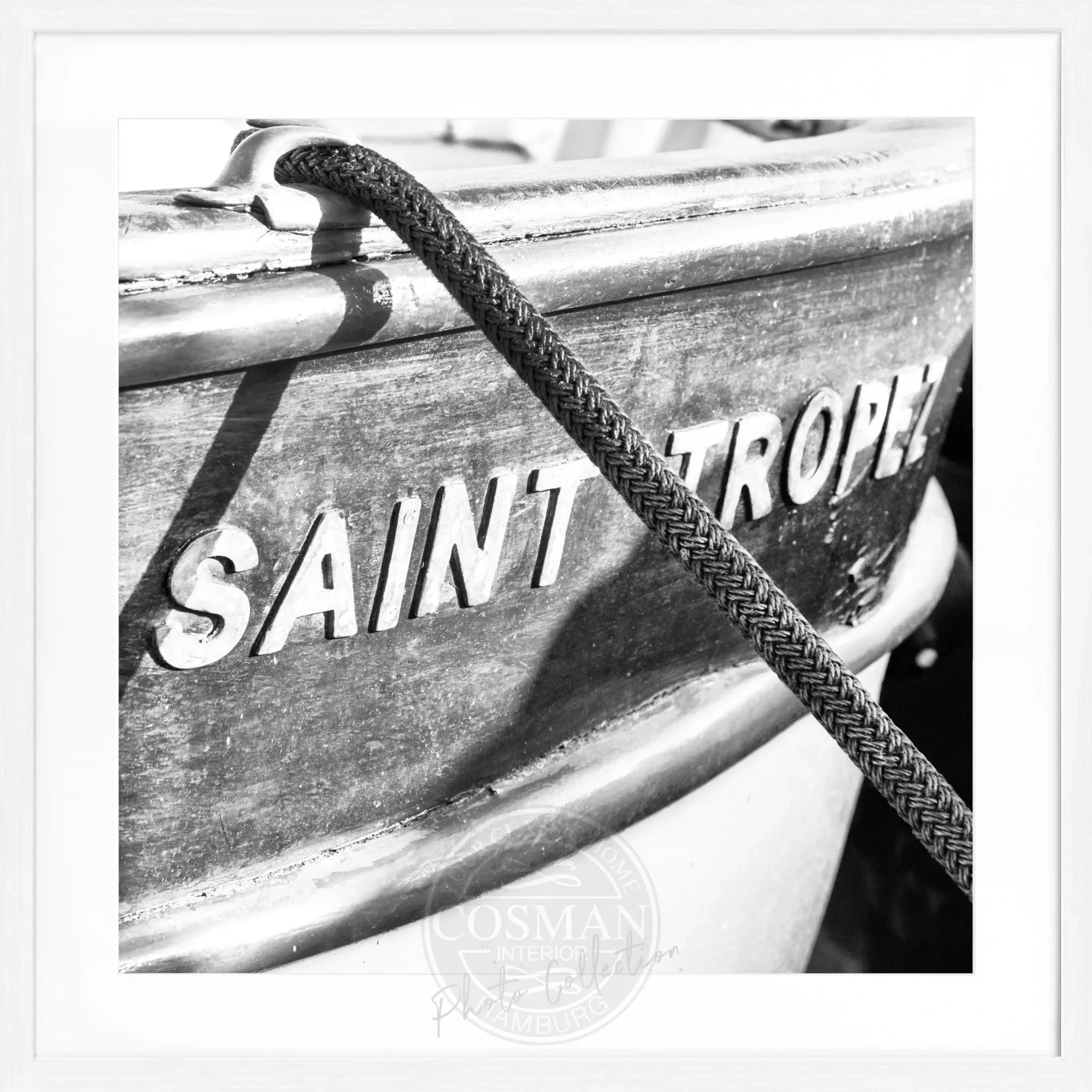 Schwarz-weiß Poster mit Rahmen 'Boot' Saint Tropez von Cosman-Photocollection, quadratisch, 55x55cm, maritime Wanddekoration