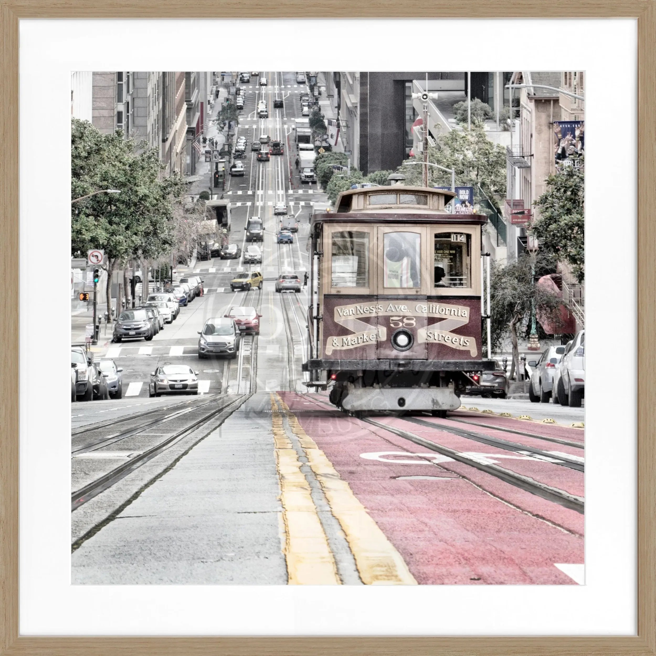 Schwarz-weiß Poster mit Rahmen von Cosman-Photocollection, zeigt Cable Cars in San Francisco, quadratisch, 55x55cm
