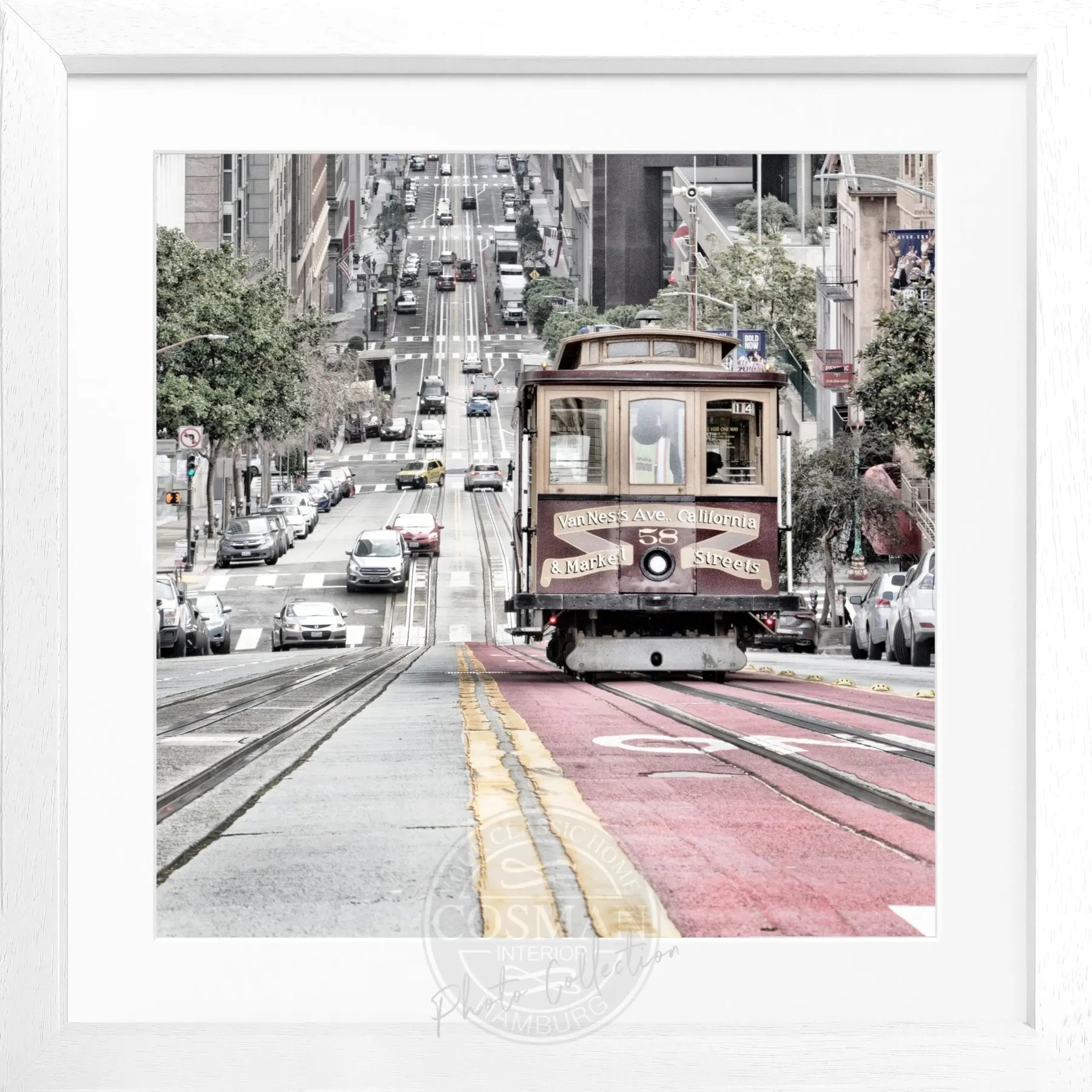 Schwarz-weiß Poster mit Rahmen von Cosman-Photocollection, zeigt San Francisco Cable Cars, quadratisch, 55x55cm.