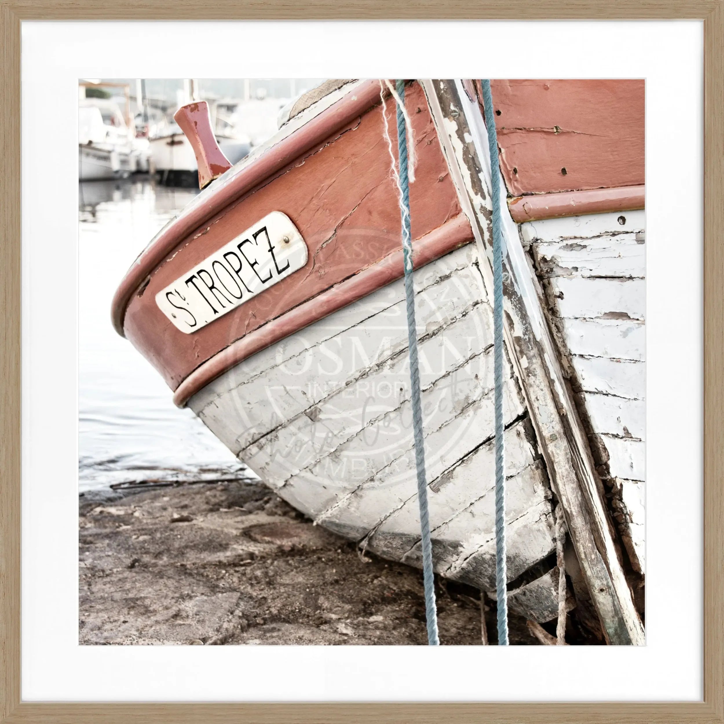 Schwarz-weiß Poster mit Rahmen von Cosman-Photocollection, Fischerboot-Motiv in Saint Tropez, quadratisch 55x55cm