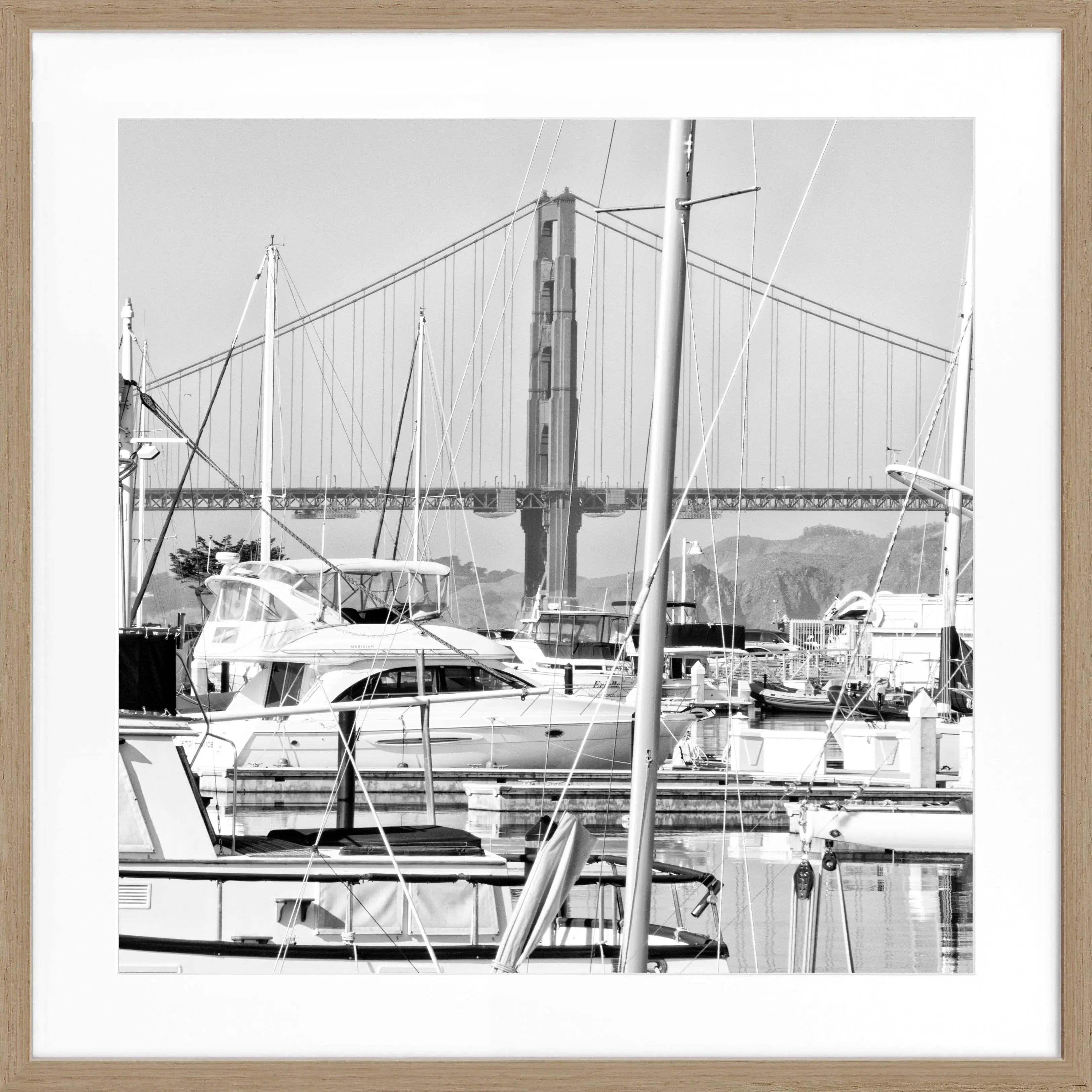Schwarz-weiß Poster mit Rahmen von der Golden Gate Bridge in San Francisco, 55x55cm, von Cosman-Photocollection.
