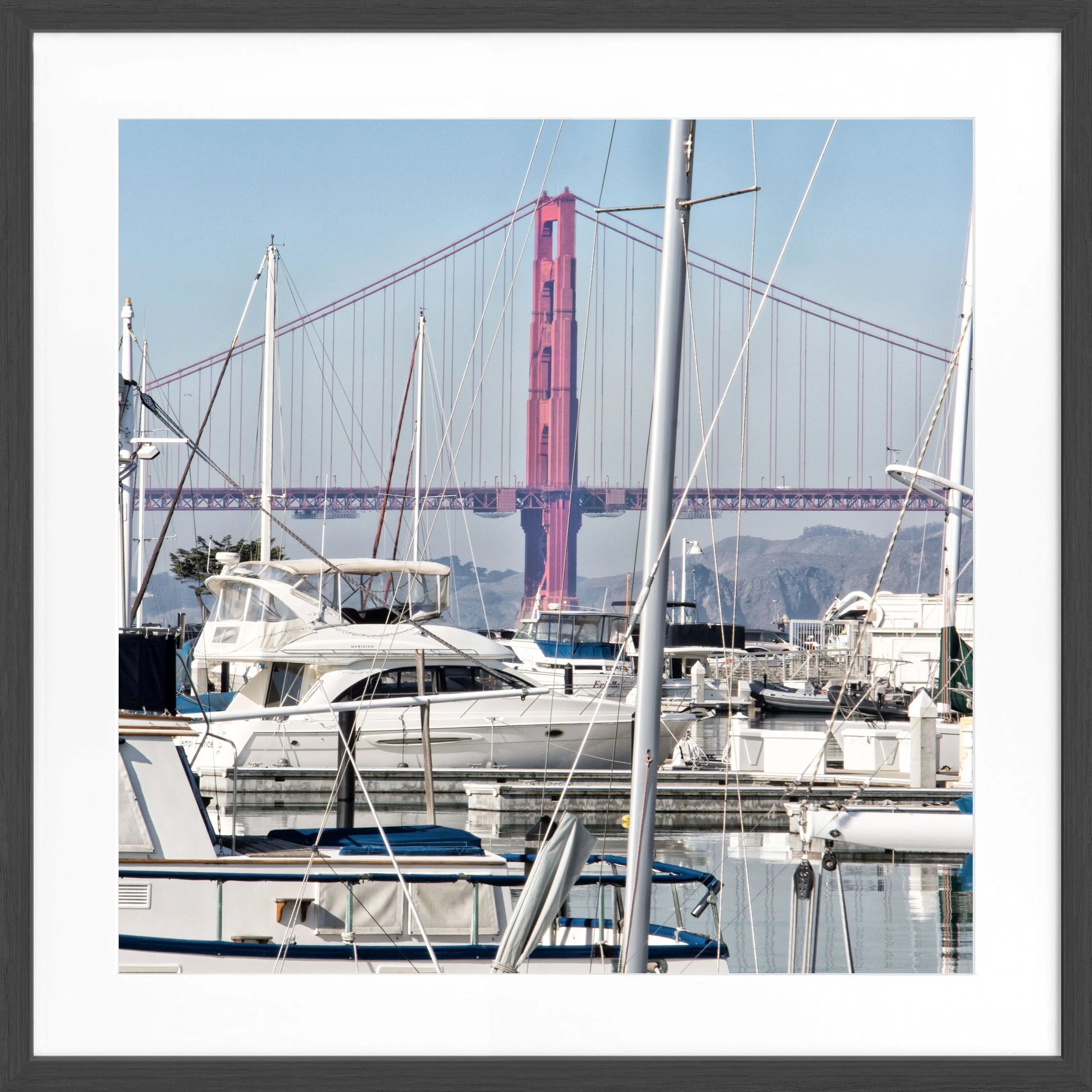 Schwarz-weiß Poster mit Rahmen, zeigt die Golden Gate Bridge in San Francisco, von Cosman-Photocollection, quadratisch 55x55 cm