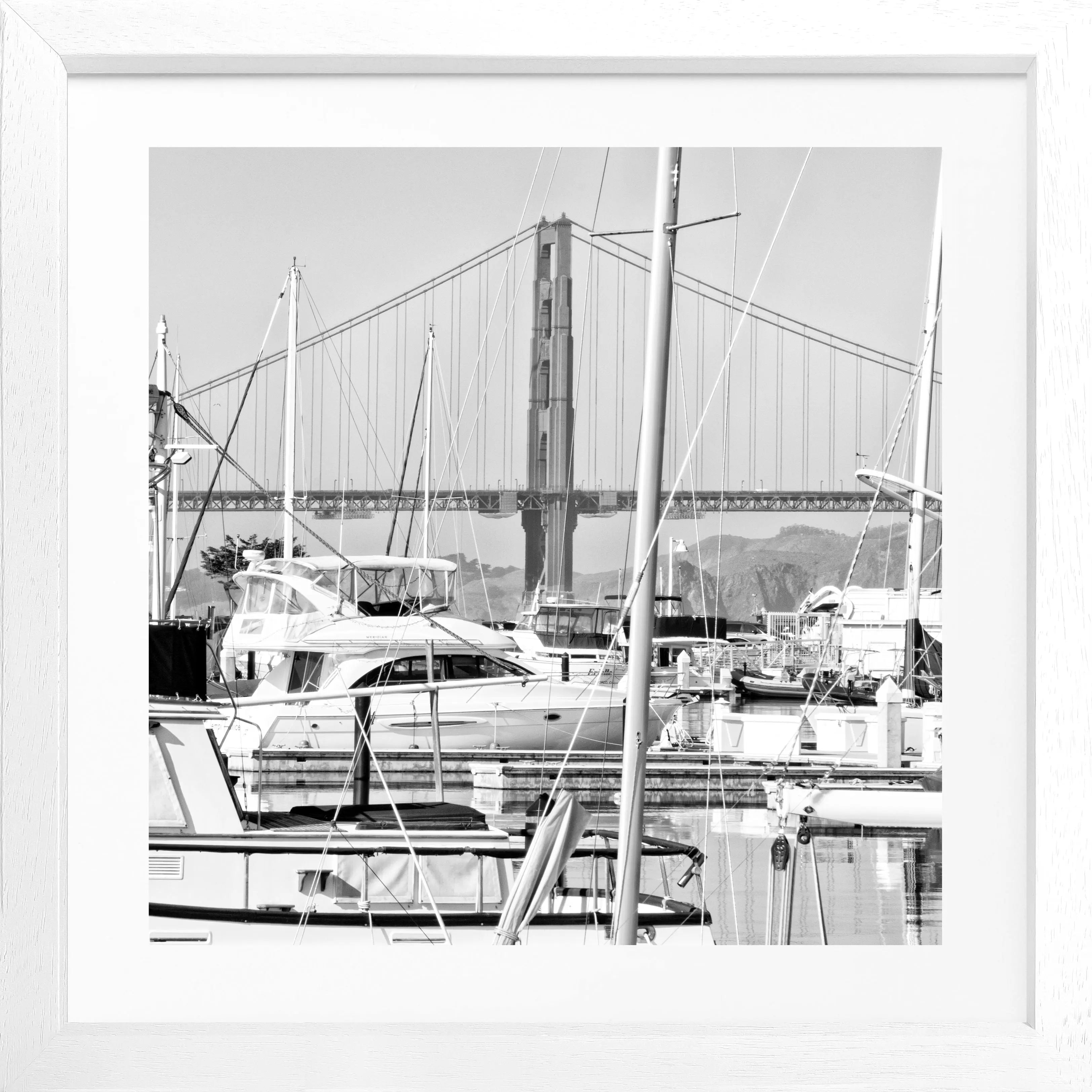 Schwarz-weiß Poster mit Rahmen der Golden Gate Bridge in San Francisco, 55x55cm, von Cosman-Photocollection.