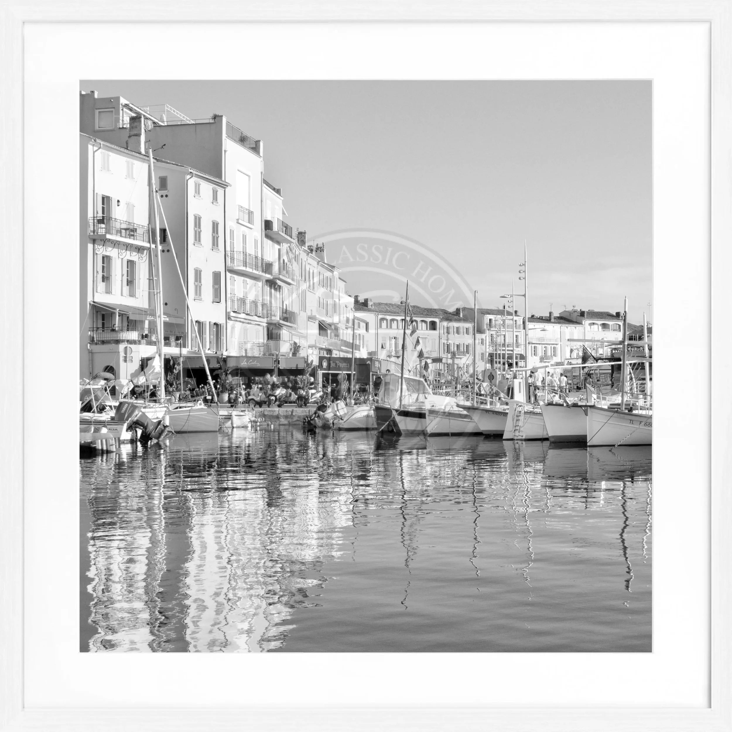 Schwarz-weiß Poster mit Rahmen 'Hafen' Saint Tropez von Cosman-Photocollection, quadratisches Format 55x55cm, maritimes Motiv