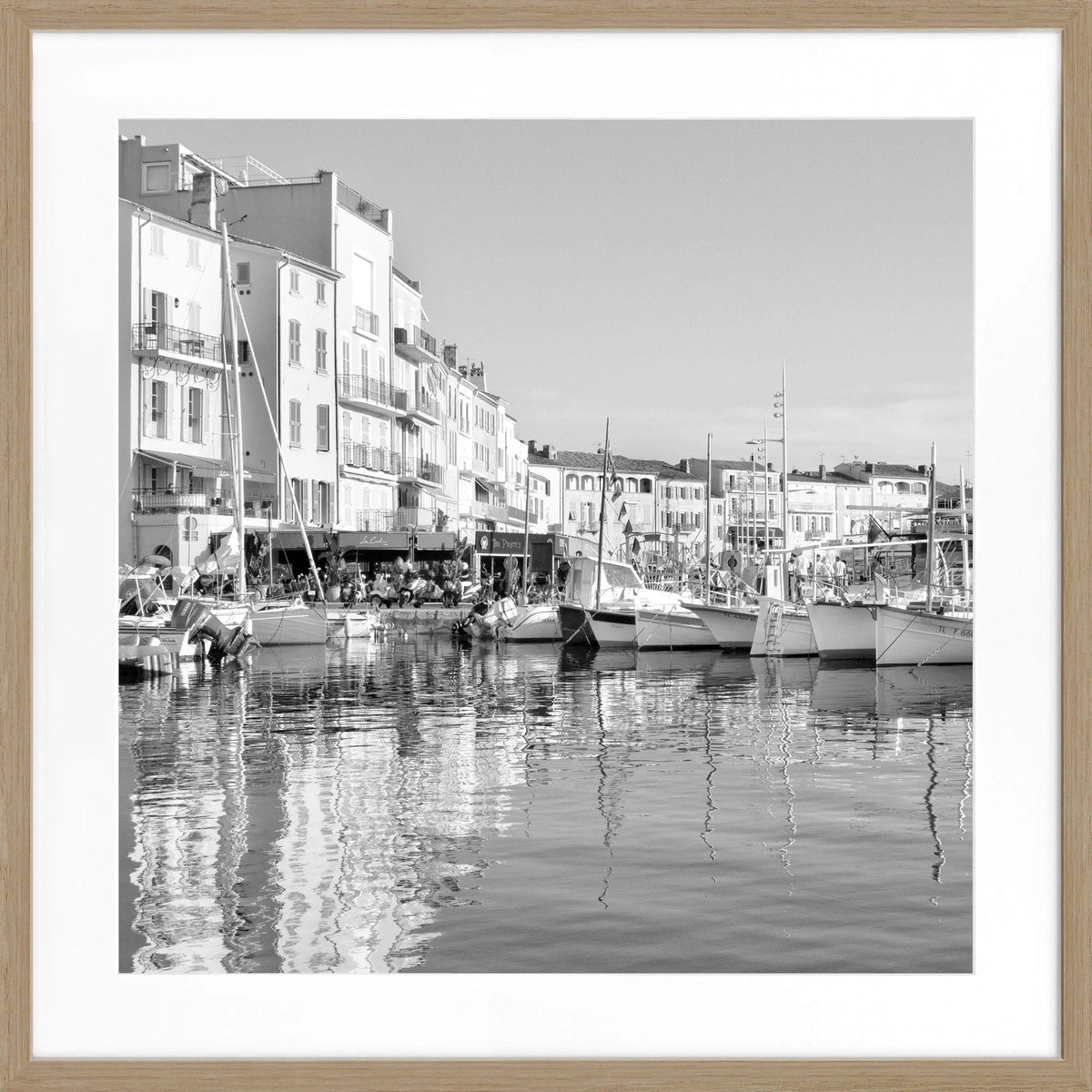 Schwarz-weiß Poster mit Rahmen 'Hafen' Saint Tropez, quadratisch 55x55cm, von Cosman-Photocollection, maritimes Motiv