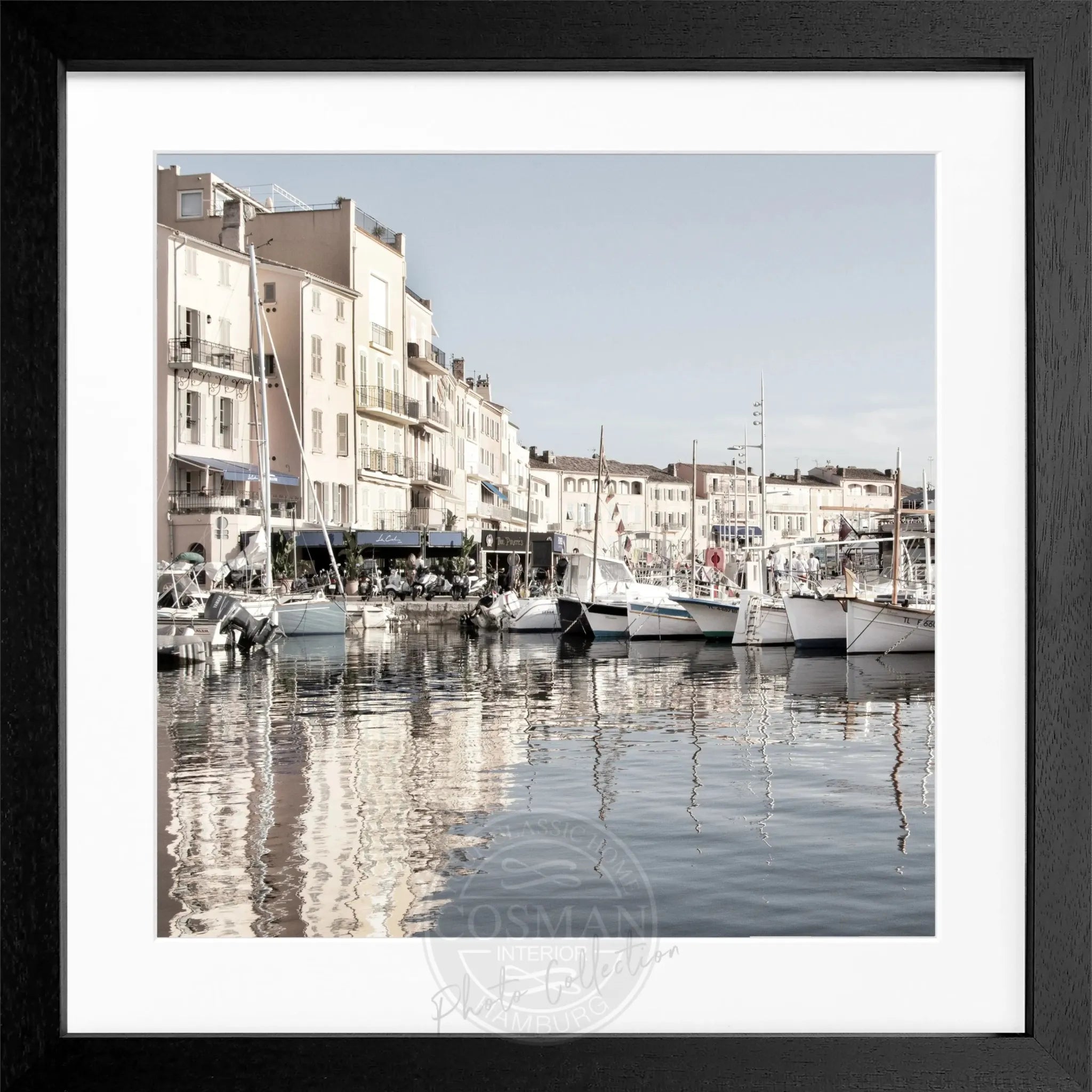 Schwarz-weiß Poster mit Rahmen 'Hafen' Saint Tropez von Cosman-Photocollection, quadratisch, 55x55 cm, maritimes Motiv