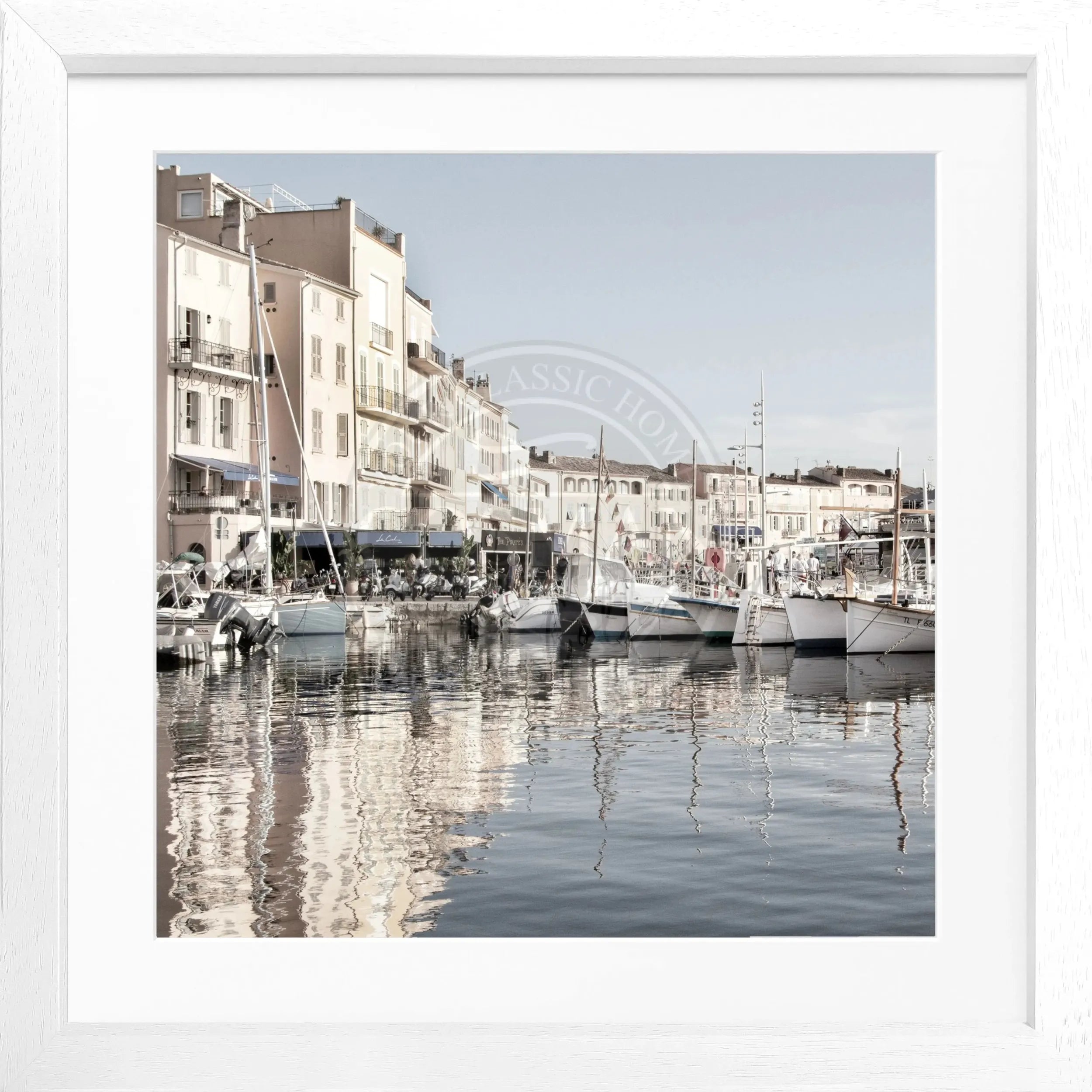 Schwarz-weiß Poster mit Rahmen ’Hafen’ Saint Tropez von Cosman-Photocollection, quadratisch, 55x55cm, maritime Stadtansicht