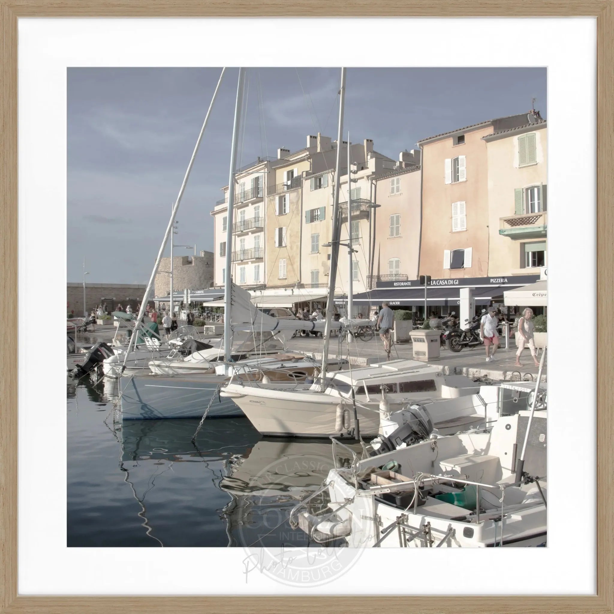 Schwarz-weiß Poster mit Rahmen 'Hafen' Saint Tropez von Cosman-Photocollection, quadratisch, 55x55cm, maritimes Motiv