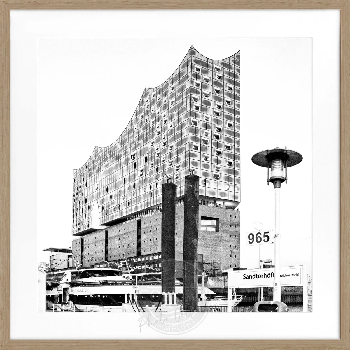 Schwarz-weiß Poster der Elbphilharmonie in Hamburg mit Rahmen, 55x55 cm, von Cosman-Photocollection.