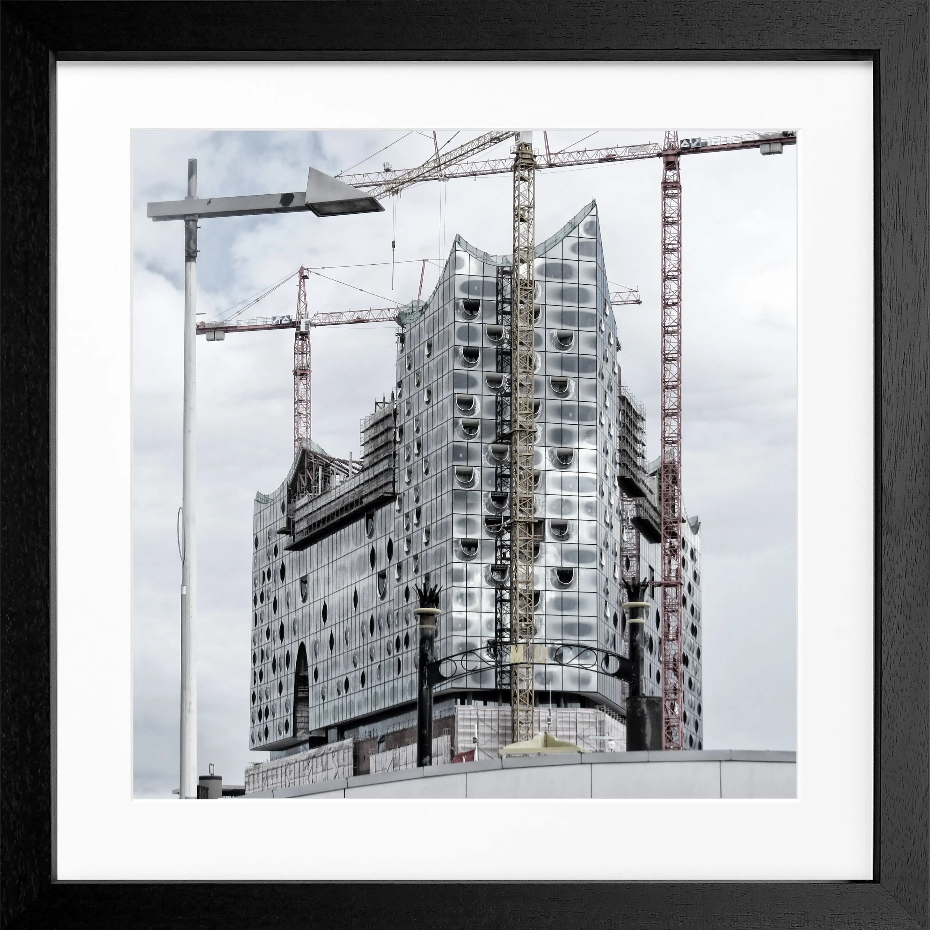 Schwarz-weiß Poster mit Rahmen, Hamburg Elphi Motiv, 55x55cm, von Cosman-Photocollection, quadratisches Wandbild