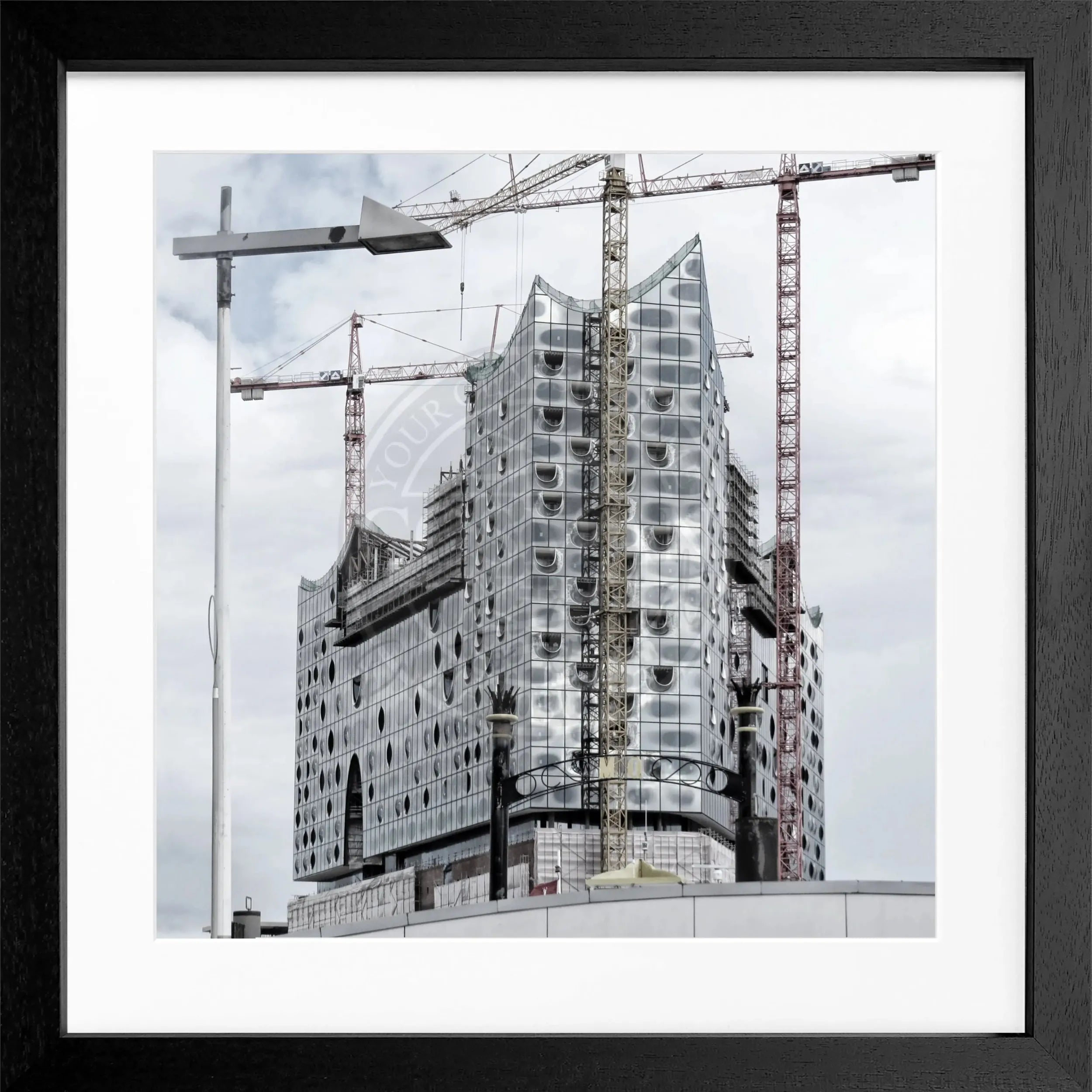 Schwarz-weiß Poster mit Rahmen von Cosman-Photocollection, Hamburg ’Elphi’, quadratisch 55x55cm, modernes Wandbild