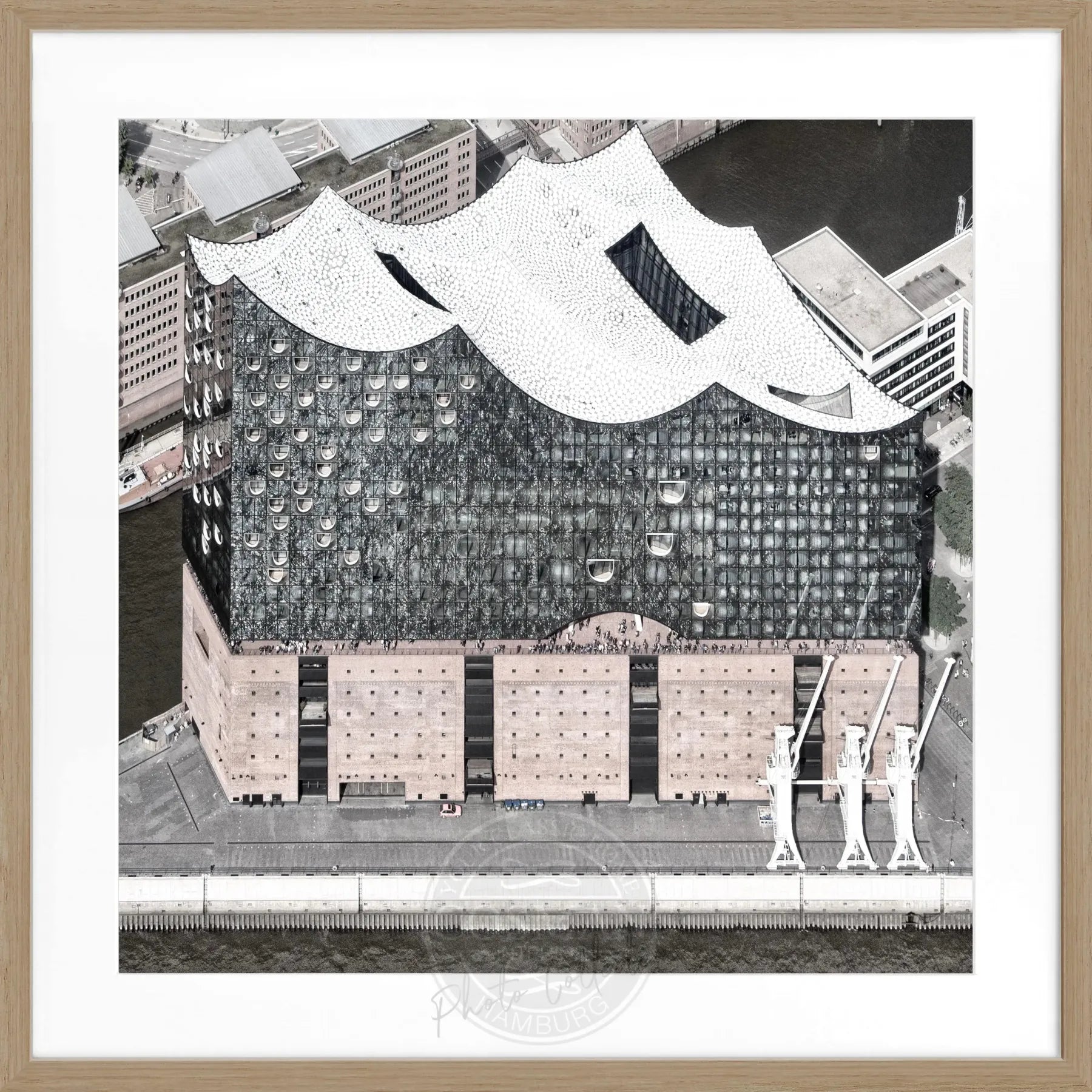 Schwarz-weiß Poster mit Rahmen, Hamburg Elphi Motiv, von Cosman-Photocollection, quadratisches Format 55x55 cm
