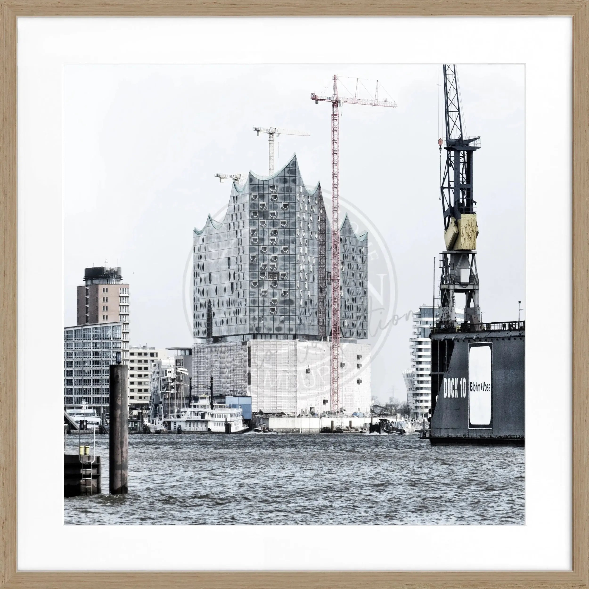 Schwarz-weiß Poster mit Rahmen von Cosman-Photocollection, Hamburg Elphi, quadratisch, 55x55cm, modernes Stadtmotiv