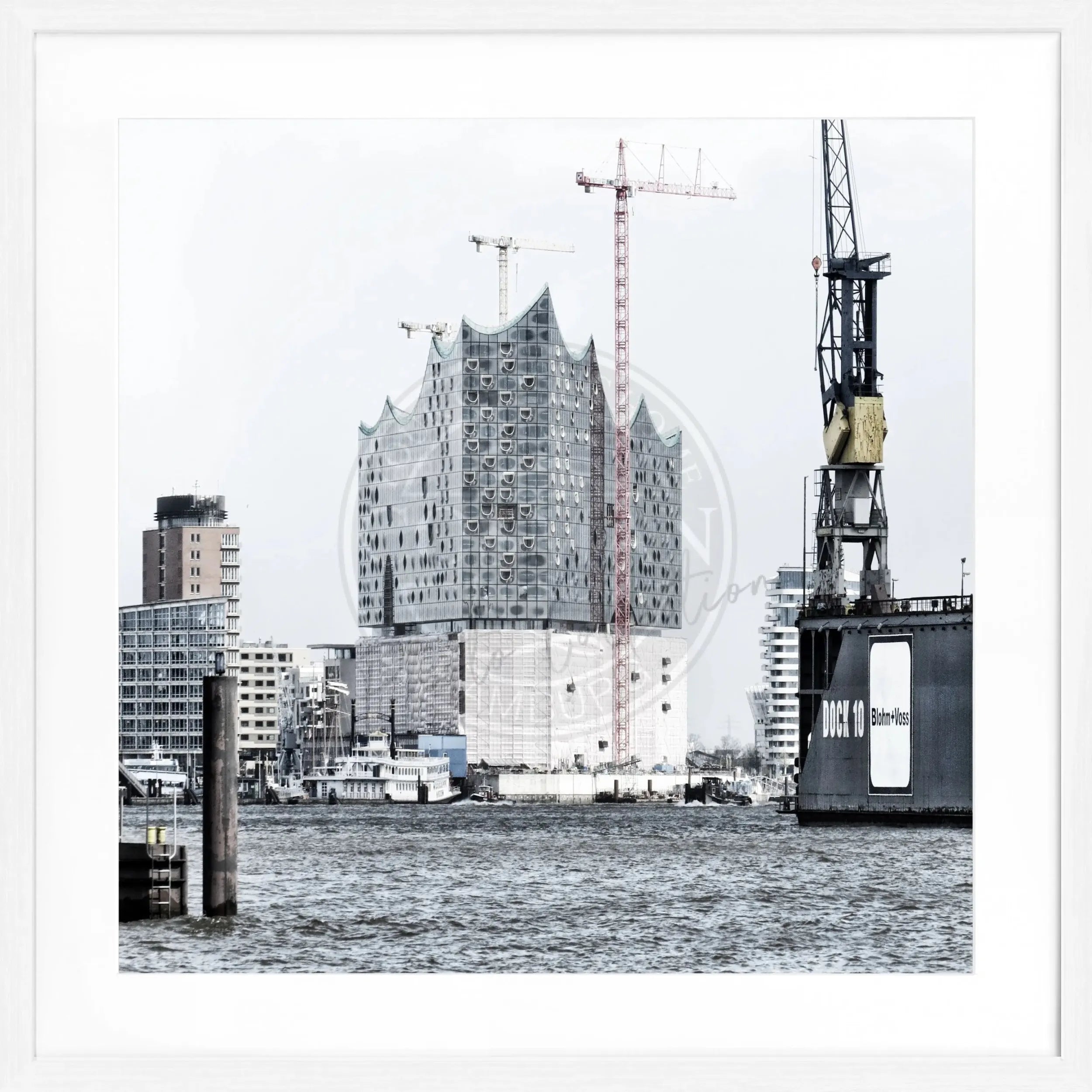 Schwarzer und weißer Hamburg 'Elphi' Poster mit Rahmen, quadratisches Design, 55x55cm, von Cosman-Photocollection