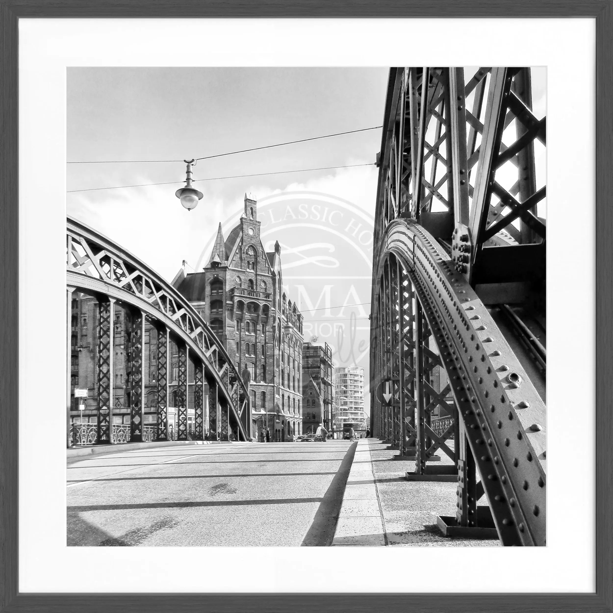Schwarz-weiß Poster von Hamburg Speicherstadt mit Rahmen, quadratisch, 55x55cm, von Cosman-Photocollection