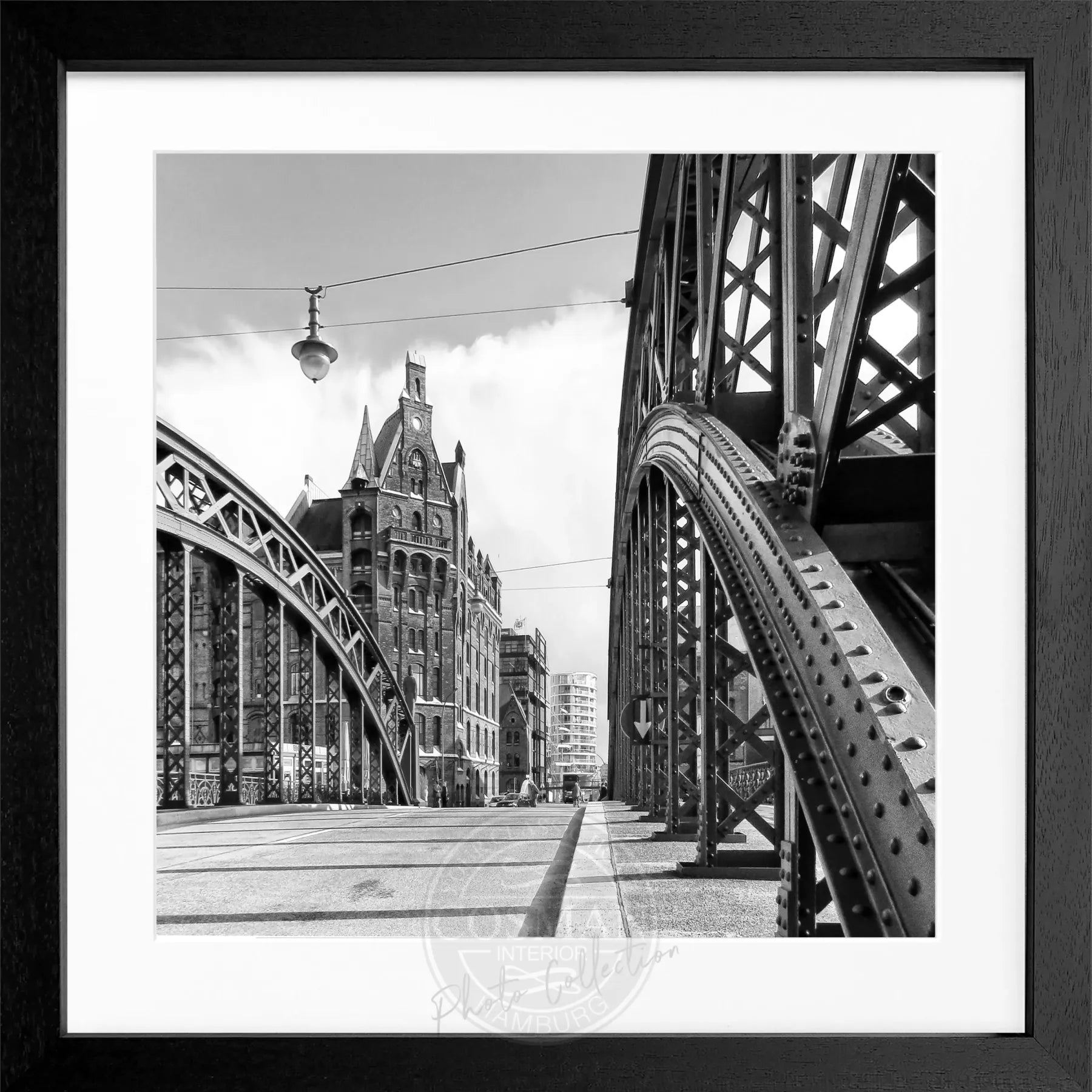 Schwarzes und weißes quadratisches Poster mit Rahmen, Hamburg Speicherstadt Motiv, von Cosman-Photocollection, 55x55cm