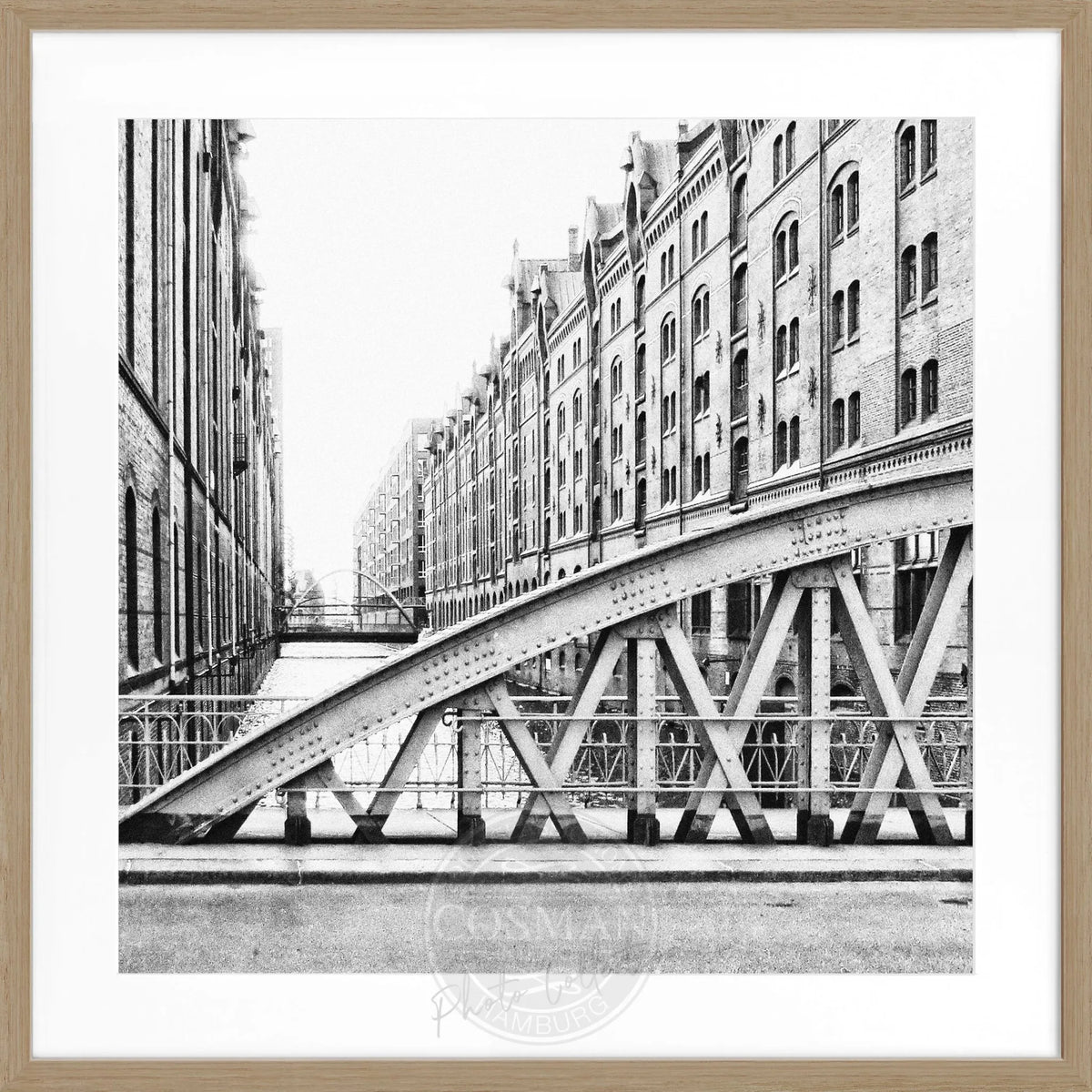 Schwarz-weiß Poster mit Rahmen von Cosman-Photocollection, Hamburg Speicherstadt, quadratisch, 55x55cm, Motiv, Wanddekoration