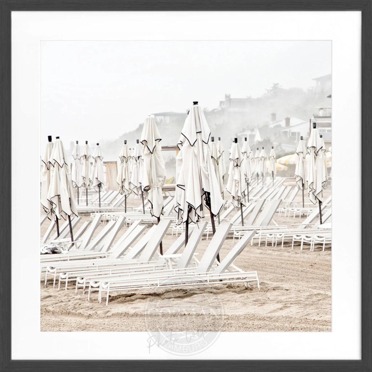 Schwarz-weiß Poster mit Rahmen, Hamptons Long Island Strand Motiv, 55x55cm, Cosman-Photocollection, quadratisch