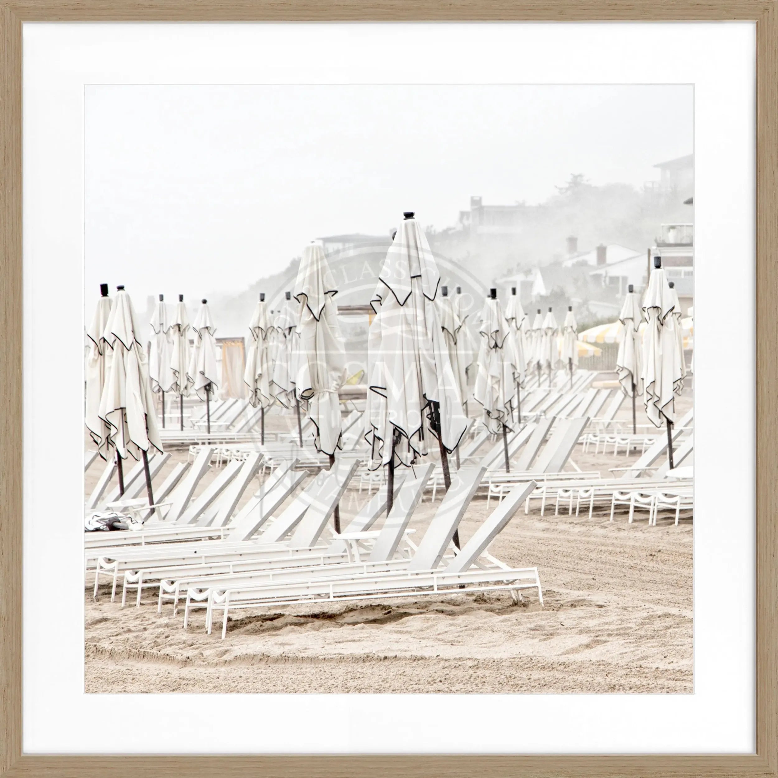 Schwarz-weiß Poster mit Rahmen, Hamptons Long Island Beach Motiv, von Cosman-Photocollection, quadratisch 55x55 cm