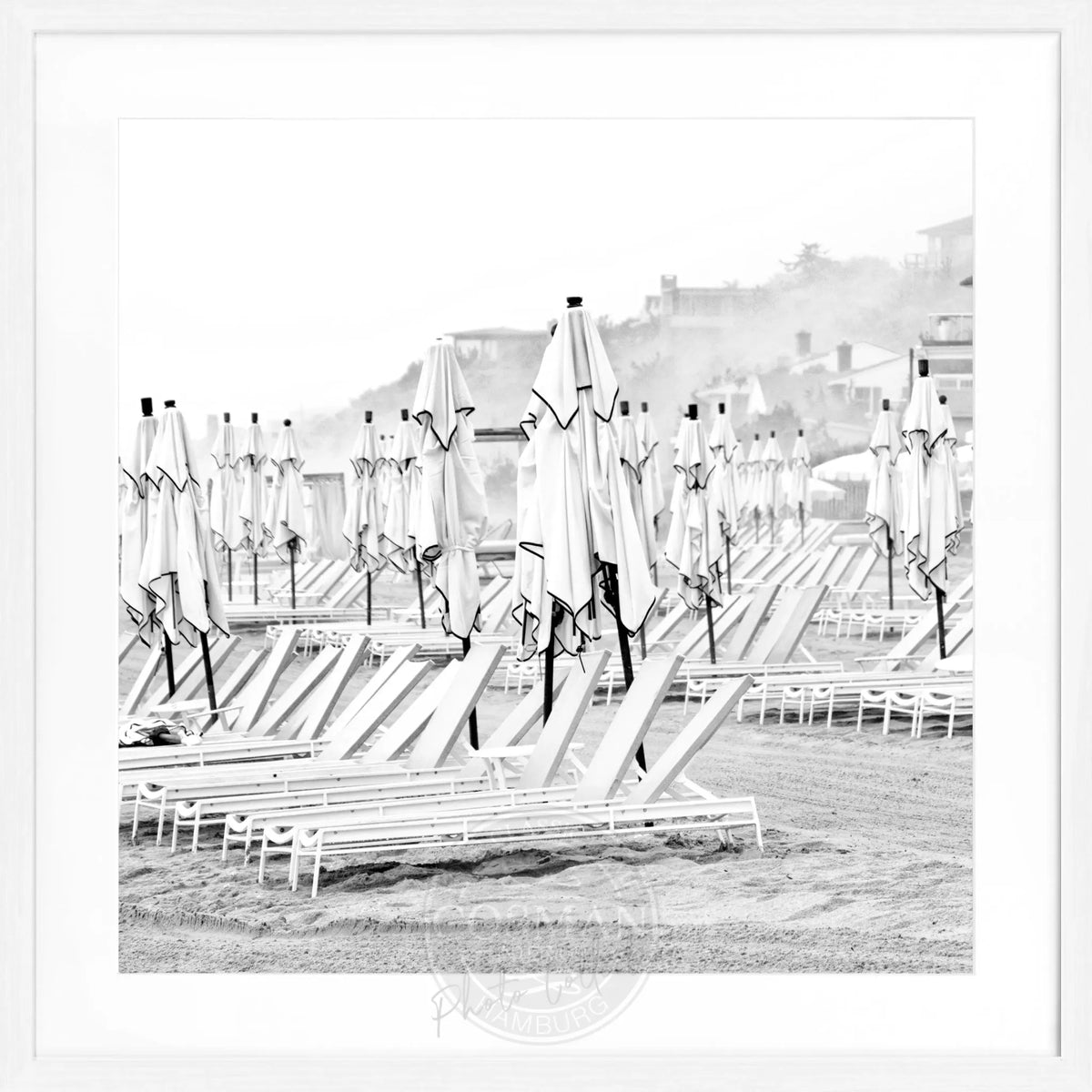 Schwarz-weiß Poster mit Rahmen, Hamptons Long Island Beach Motiv, Cosman-Photocollection, quadratisch 55x55cm