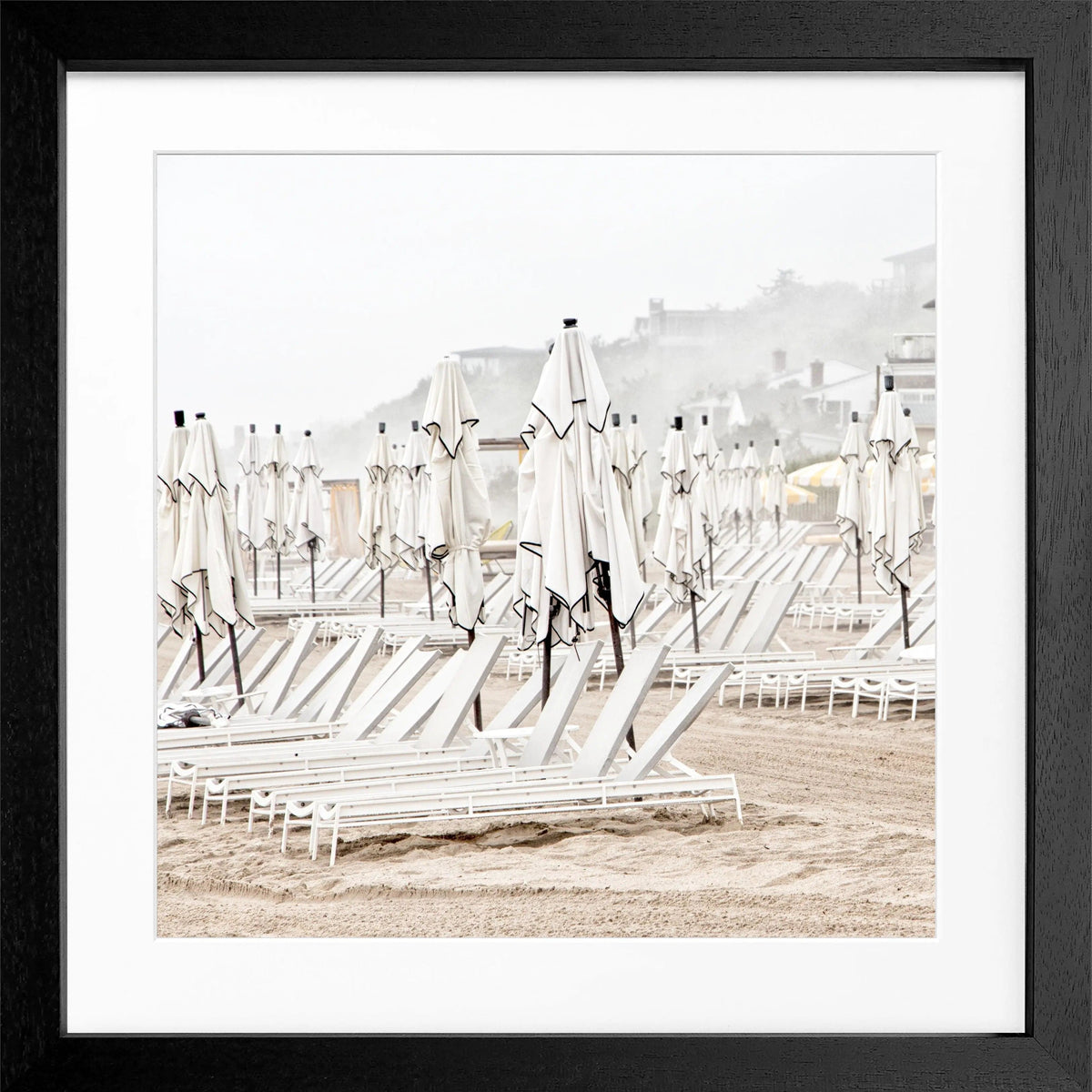 Schwarz-weiß Poster mit Rahmen, Hamptons Long Island ‚Beach‘, quadratisch, 55x55cm, von Cosman-Photocollection