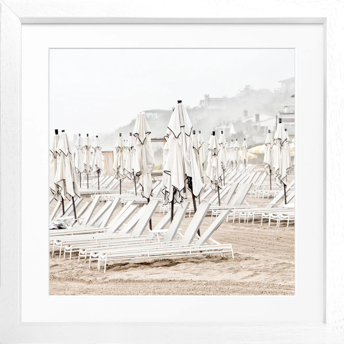 Schwarz-weiß Poster mit Rahmen, Hamptons Long Island Beach Motiv, quadratisch, 55x55cm, von Cosman-Photocollection
