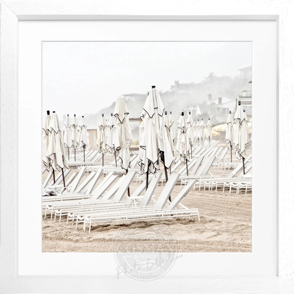 Schwarz-weiß Poster mit Rahmen, Hamptons Long Island Beach Motiv, quadratisch, 55x55cm, von Cosman-Photocollection