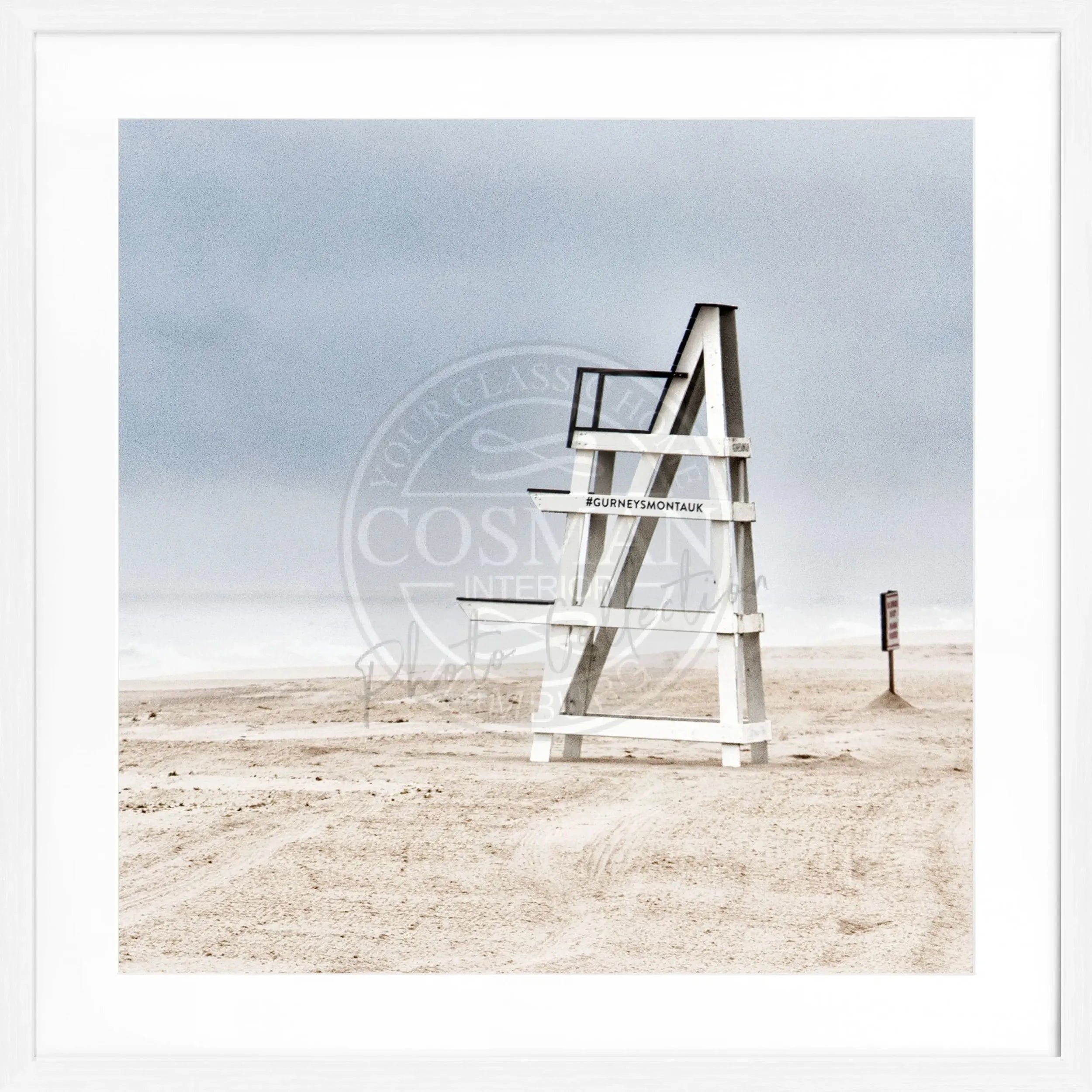 Schwarz-weiß Poster mit Rahmen von Cosman-Photocollection, Hamptons Long Island Beach, quadratisch 55x55 cm, modernes Strandmotiv