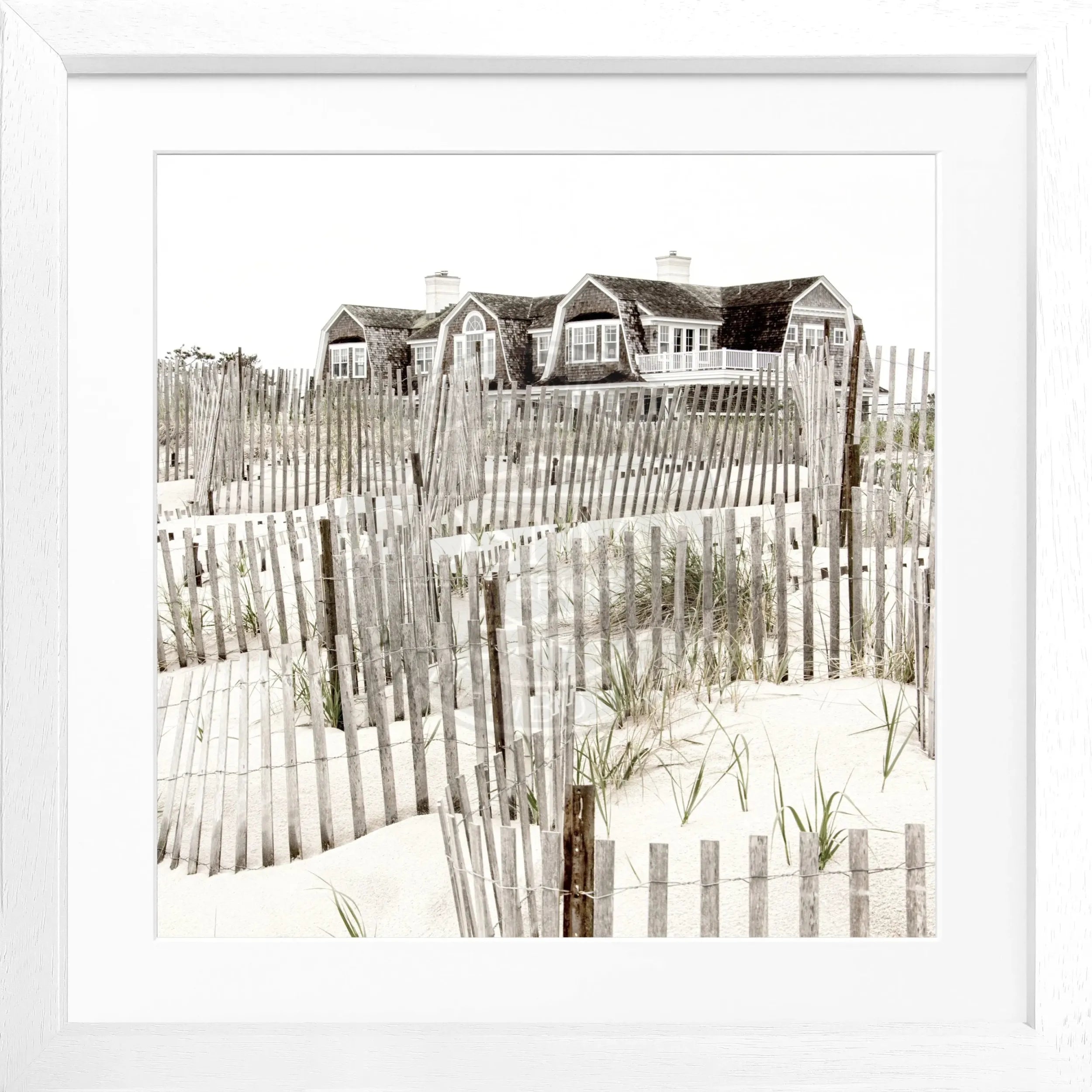 Schwarz-weiß Poster mit Rahmen, Hamptons Long Island ‚Beach House‘, quadratisch, 55x55cm, von Cosman-Photocollection