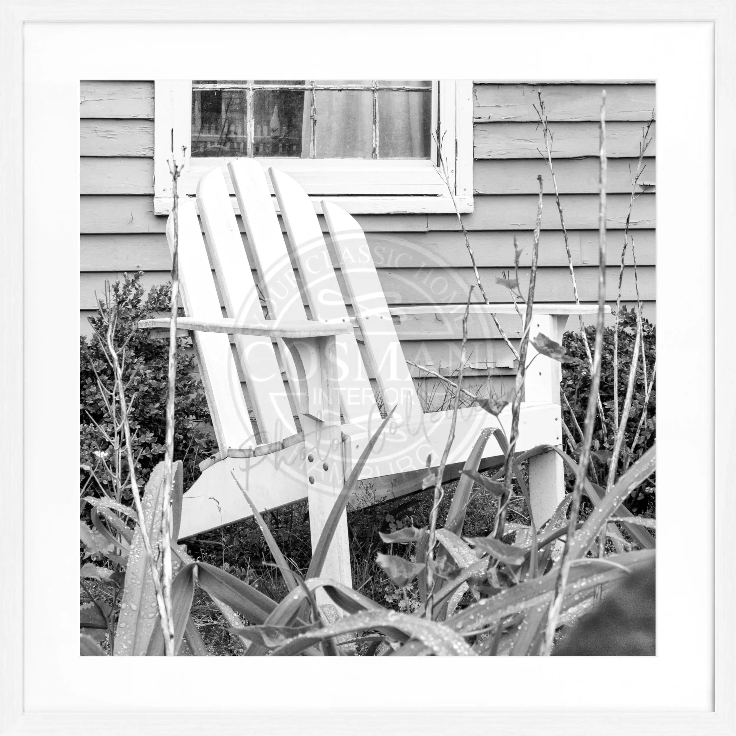 Schwarz-weiß Poster mit Rahmen, Hamptons Long Island ’Deckchair’ von Cosman-Photocollection, quadratisch 55x55cm