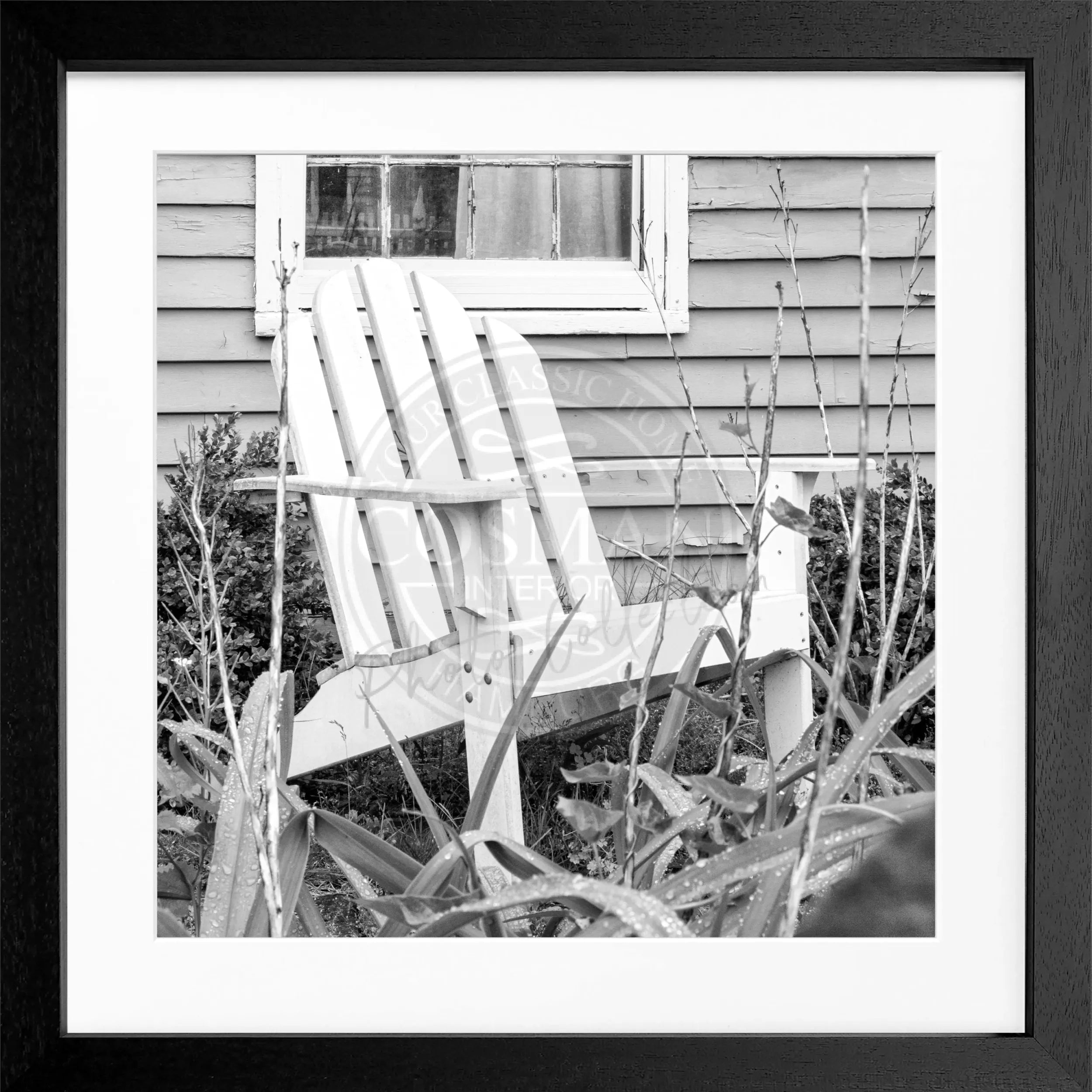Schwarz-weiß Poster mit Rahmen, Hamptons Long Island Deckchair Motiv, quadratisch, 55x55cm, von Cosman-Photocollection