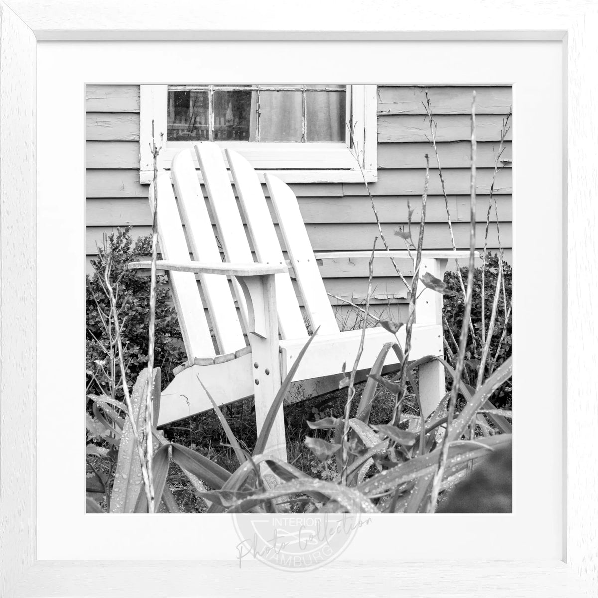 Schwarz-weiß Poster mit Rahmen, Hamptons Long Island Deckchair Motiv, von Cosman-Photocollection, quadratisch 55x55cm